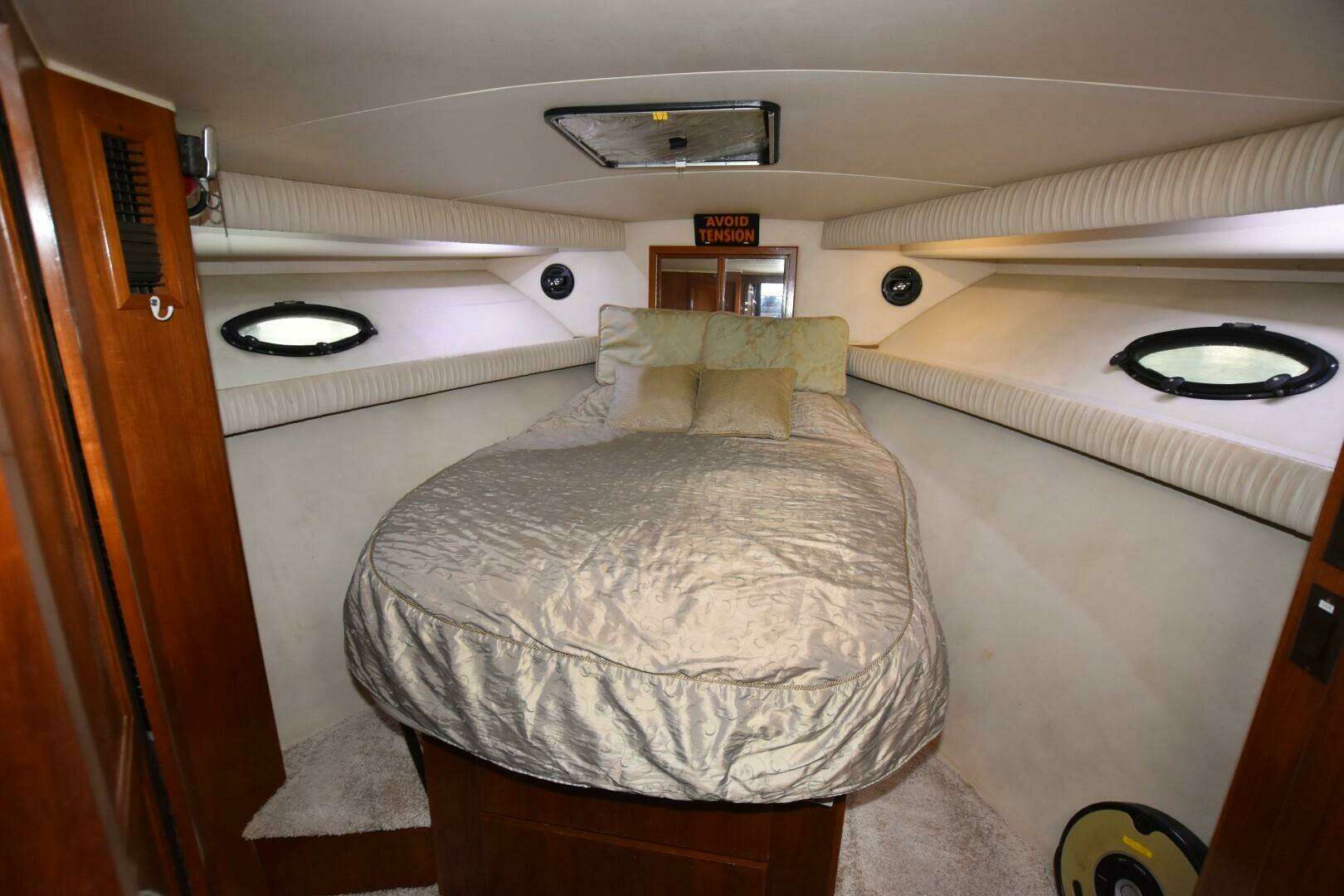 1990 Californian 45 Motoryacht - Image 10