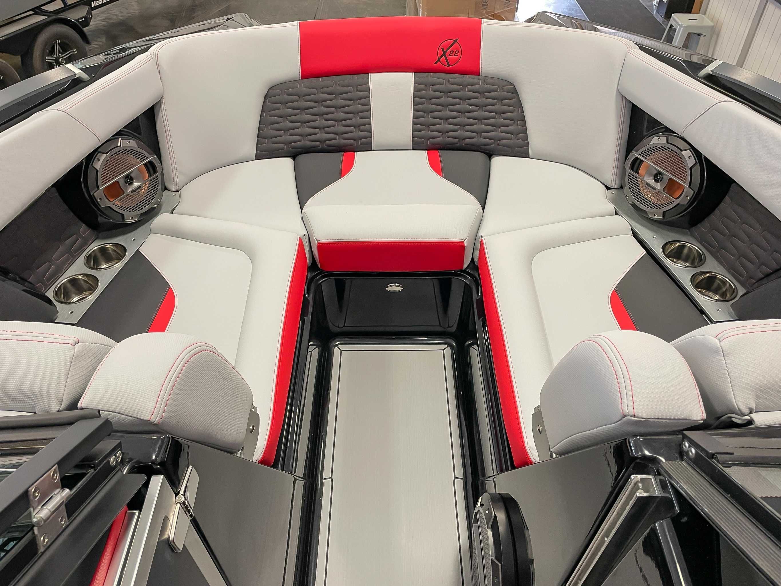 2022 MasterCraft X22 - 11