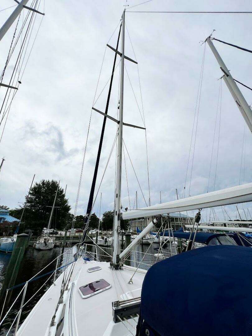 2007 Catalina 350 MK II - Image 36