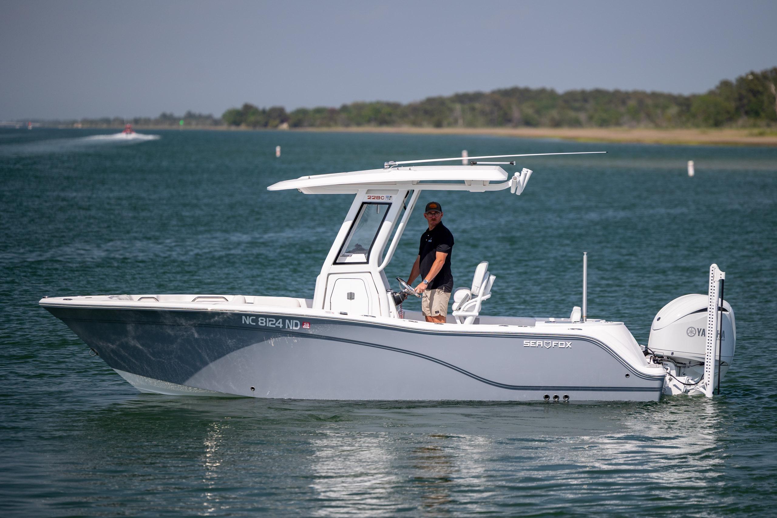 2025 Sea Fox 228 Commander