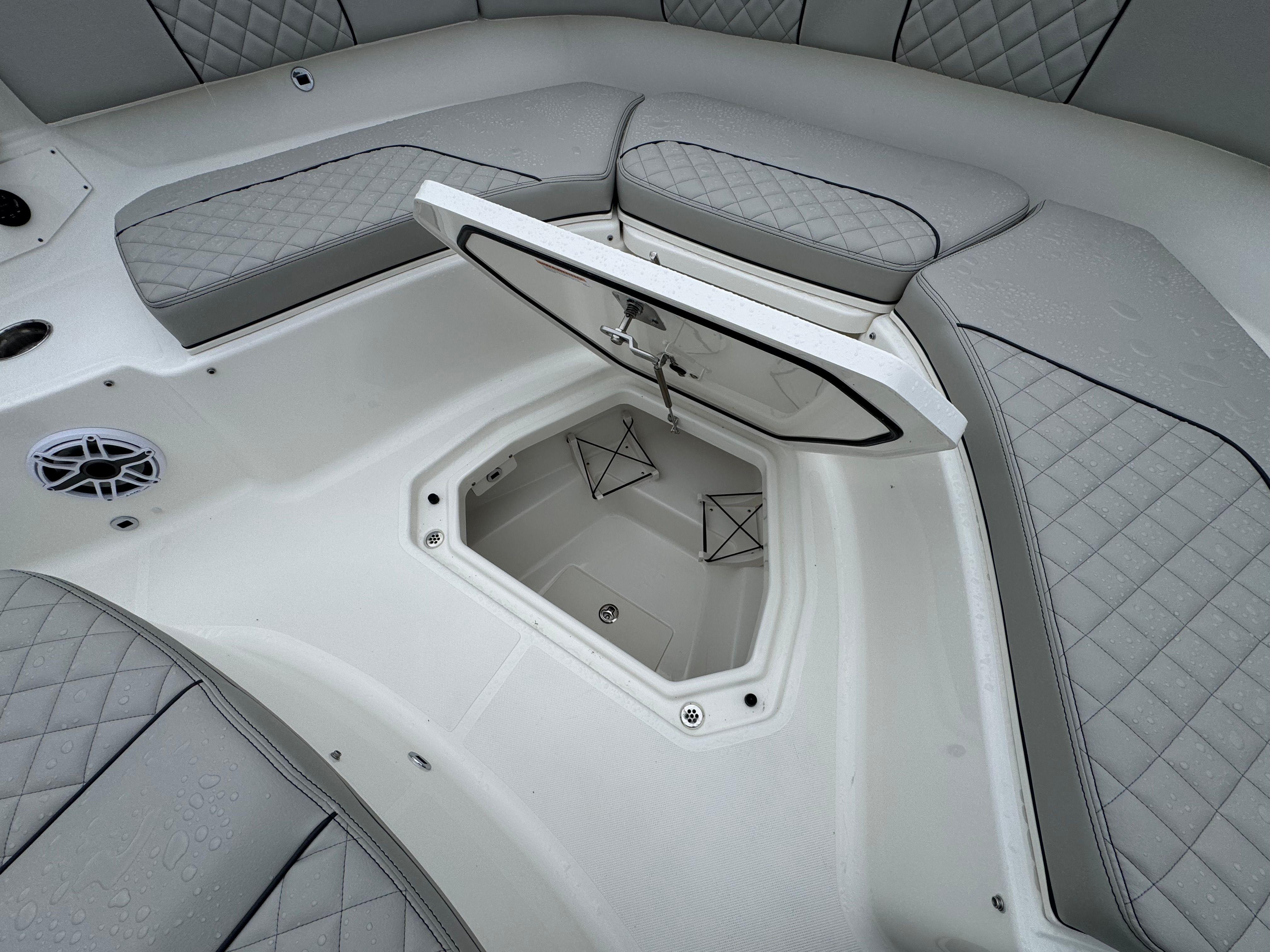 2025 PURSUIT 378 S - Image 45