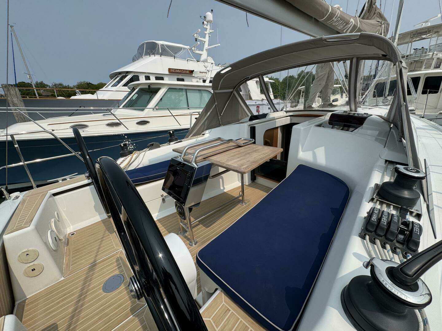 2018 Hanse 348 - Image 23