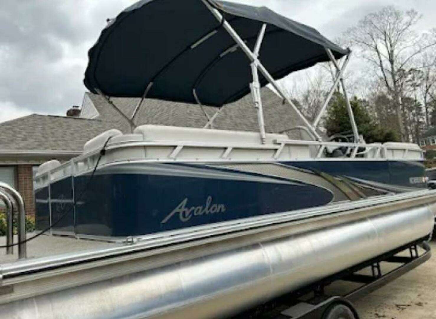 2022 Avalon — - Image 8