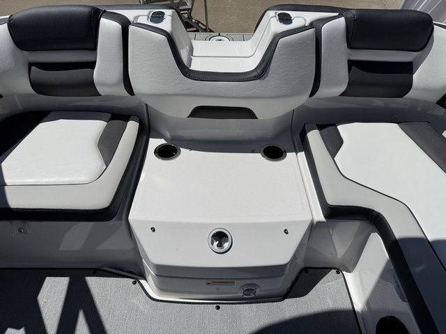 2026 Yamaha Boats AR195 - 14