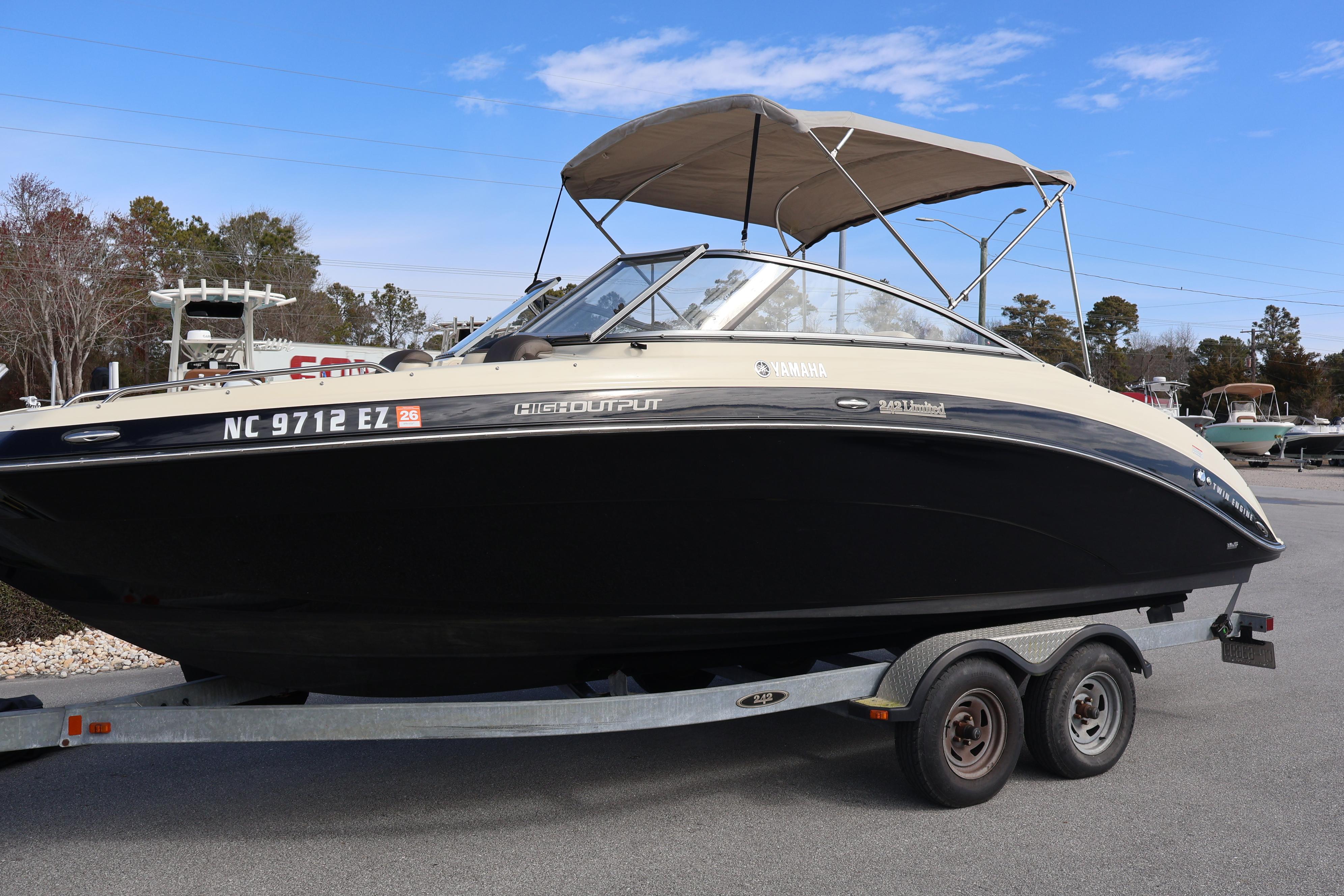 2014 Yamaha Boats YAMAHA 242 LIMITED