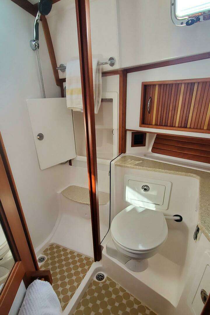2012 Sabre 48 Salon Express - Image 39