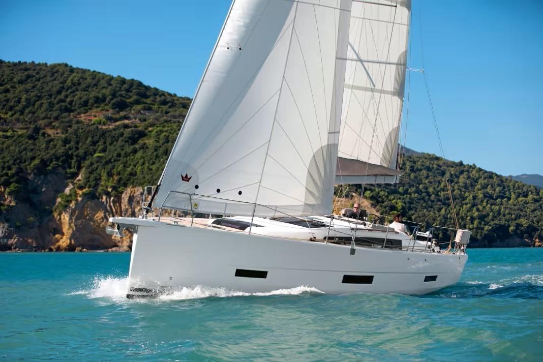 2022 Dufour 390 GL