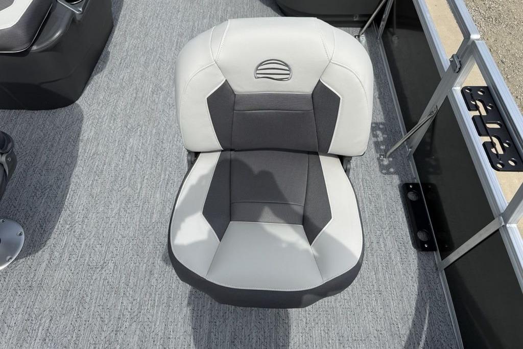 2026 Sun Tracker Bass Buggy 16 XL Select boat seat, featuring gray and white upholstery.