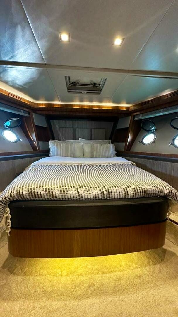 2014 Custom MCY 65 - Image 29