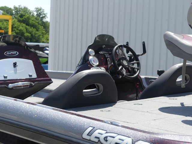 2017 Legend Alpha 211R - 27