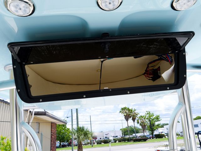 2027 Bulls Bay 230 Center Console - 15