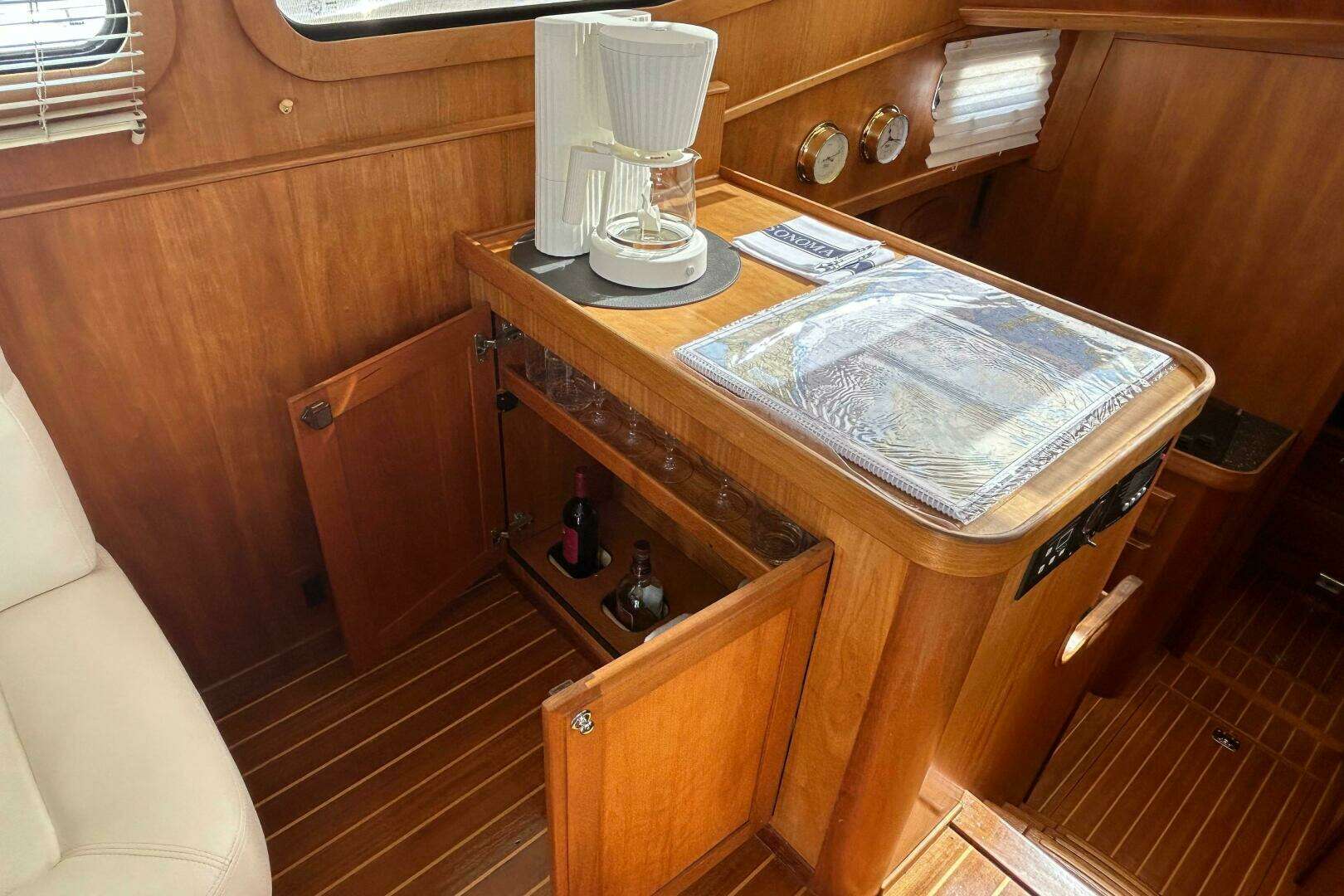 2004 Sabre 36 Flybridge - Image 28