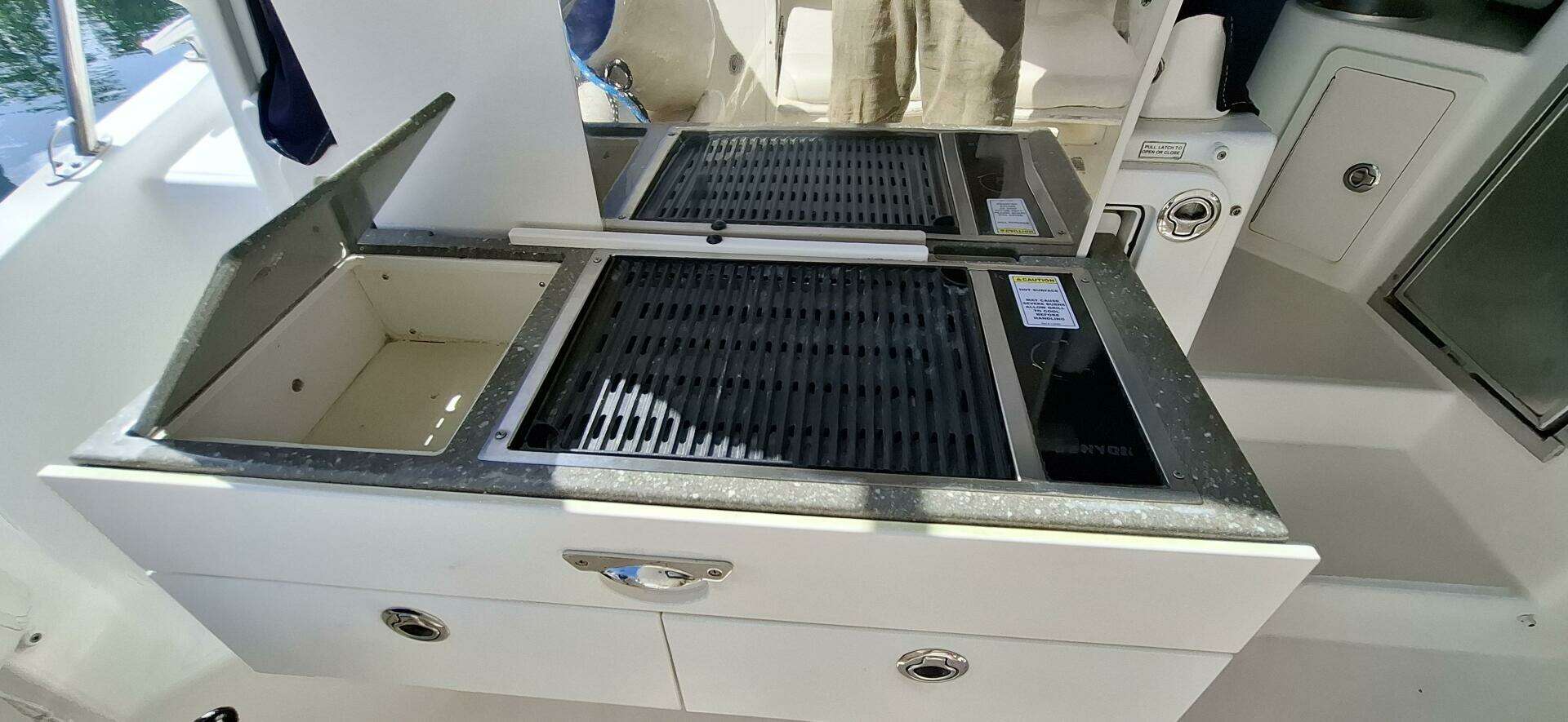 2013 Boston Whaler Conquest 315 - Image 20