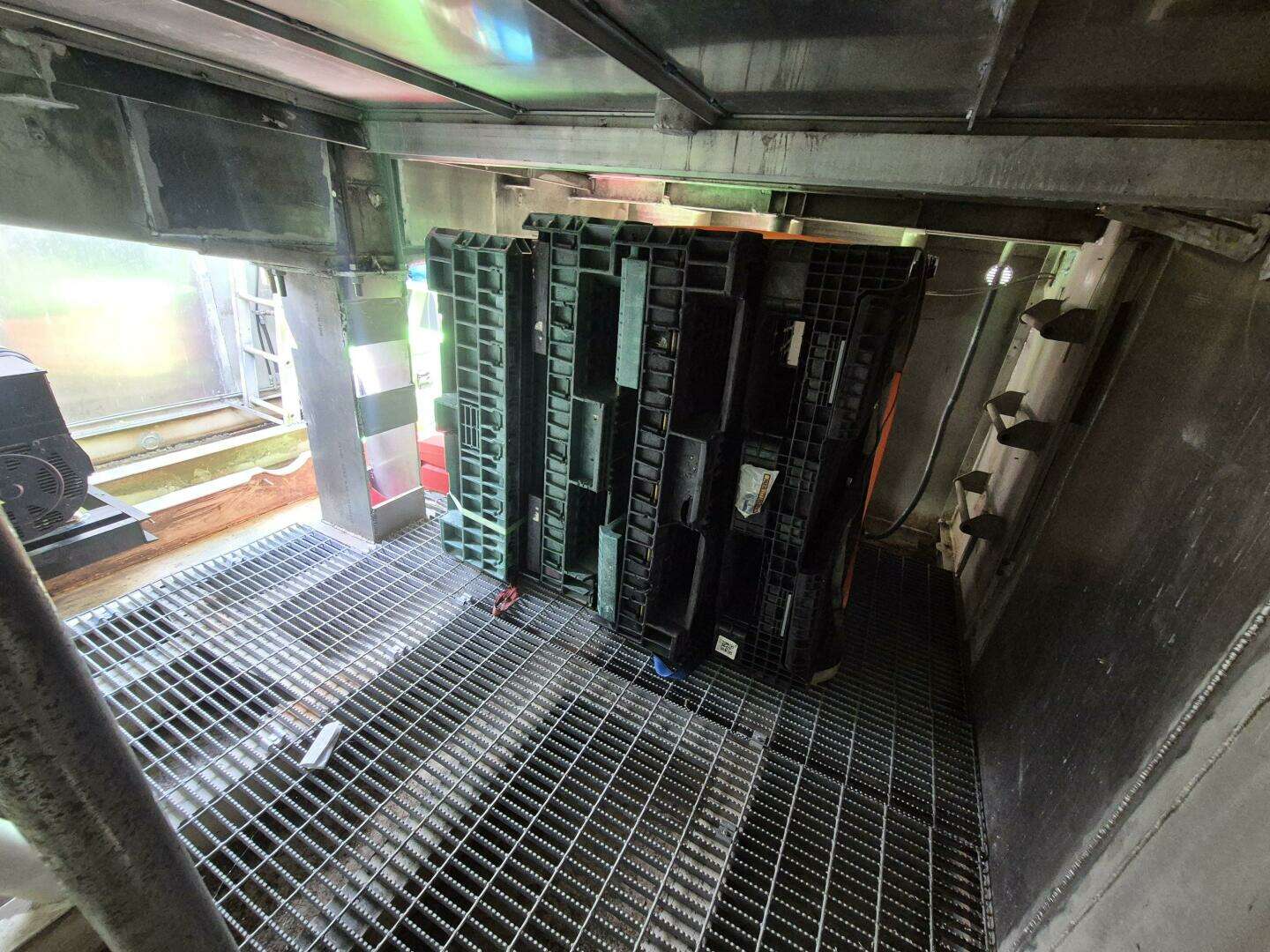 1985 Custom Aluminum Barge - Image 15