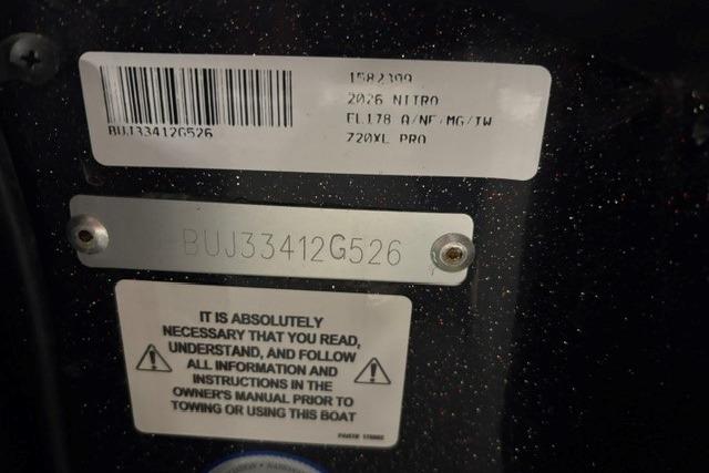 2026 Nitro Z20 XL Pro boat identification and safety instructions label.