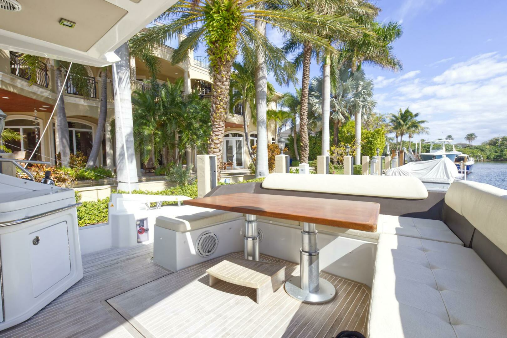 2013 Azimut 55S - Image 13