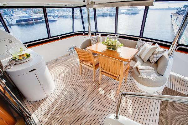 Luxurious interior of 2006 Horizon 82’ Cockpit Motoryacht.