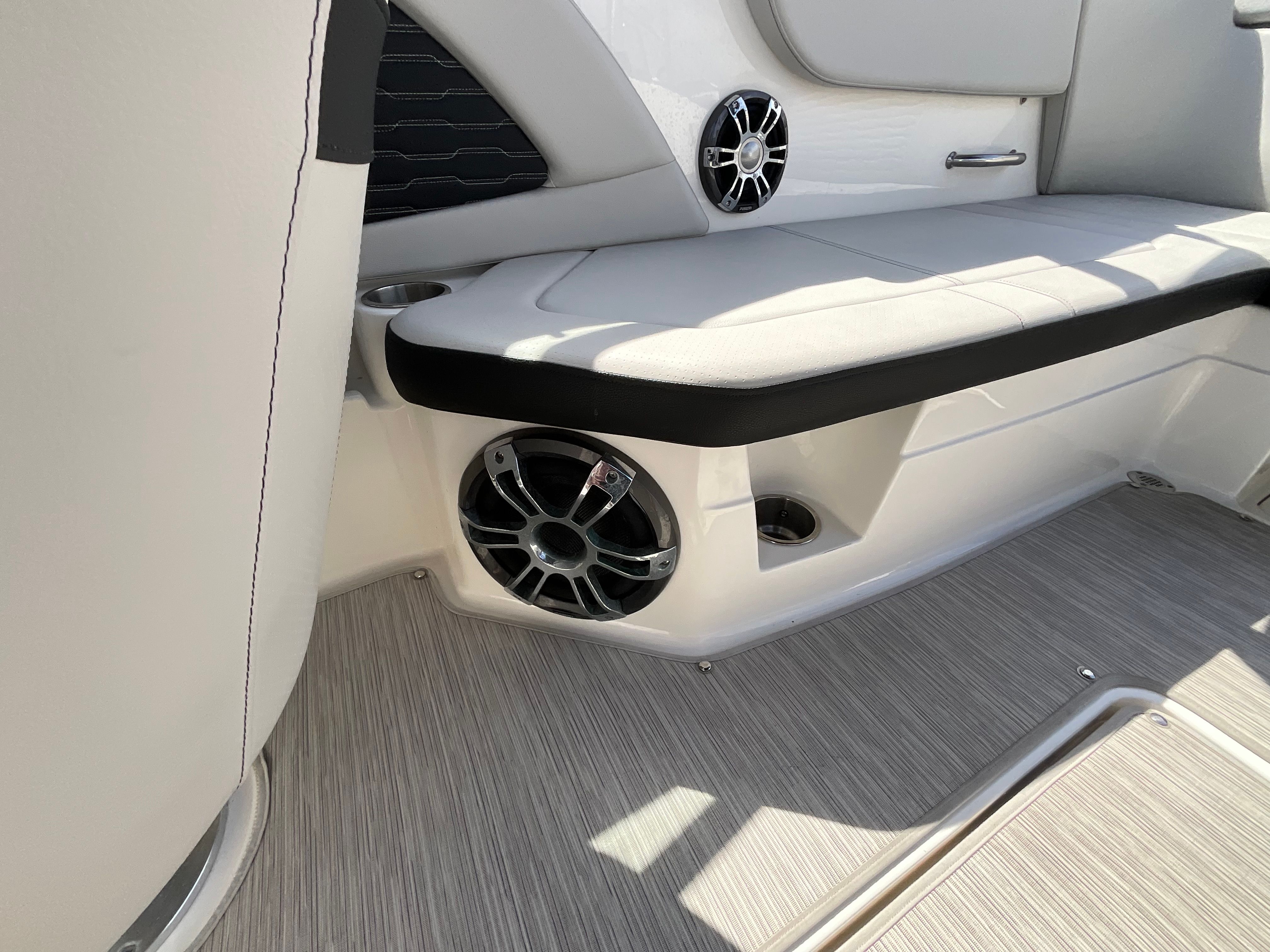 2021 Sea Ray 23 SPX - 12