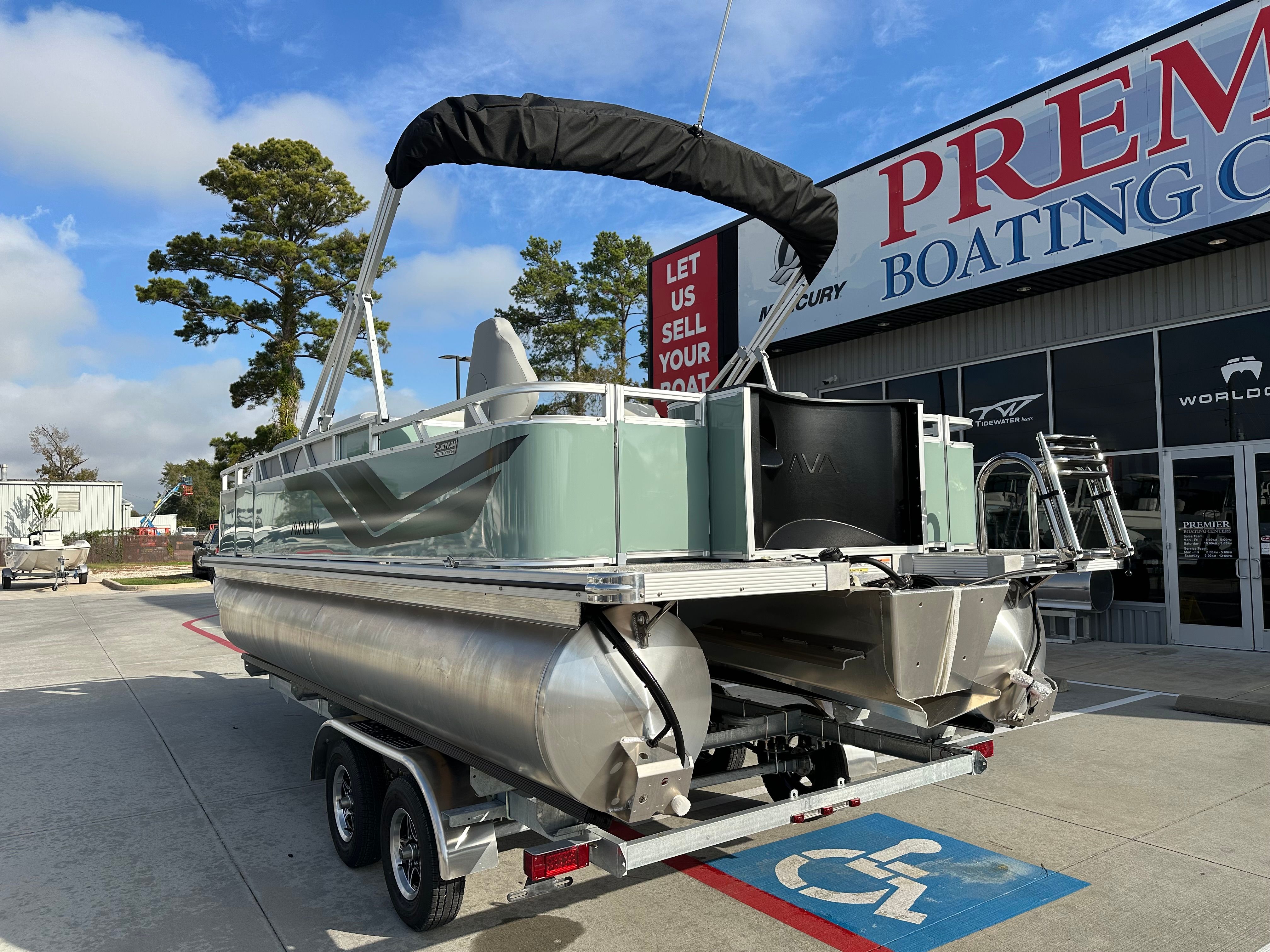 2026 Avalon Venture 85 Rear Fish - 21' - 10