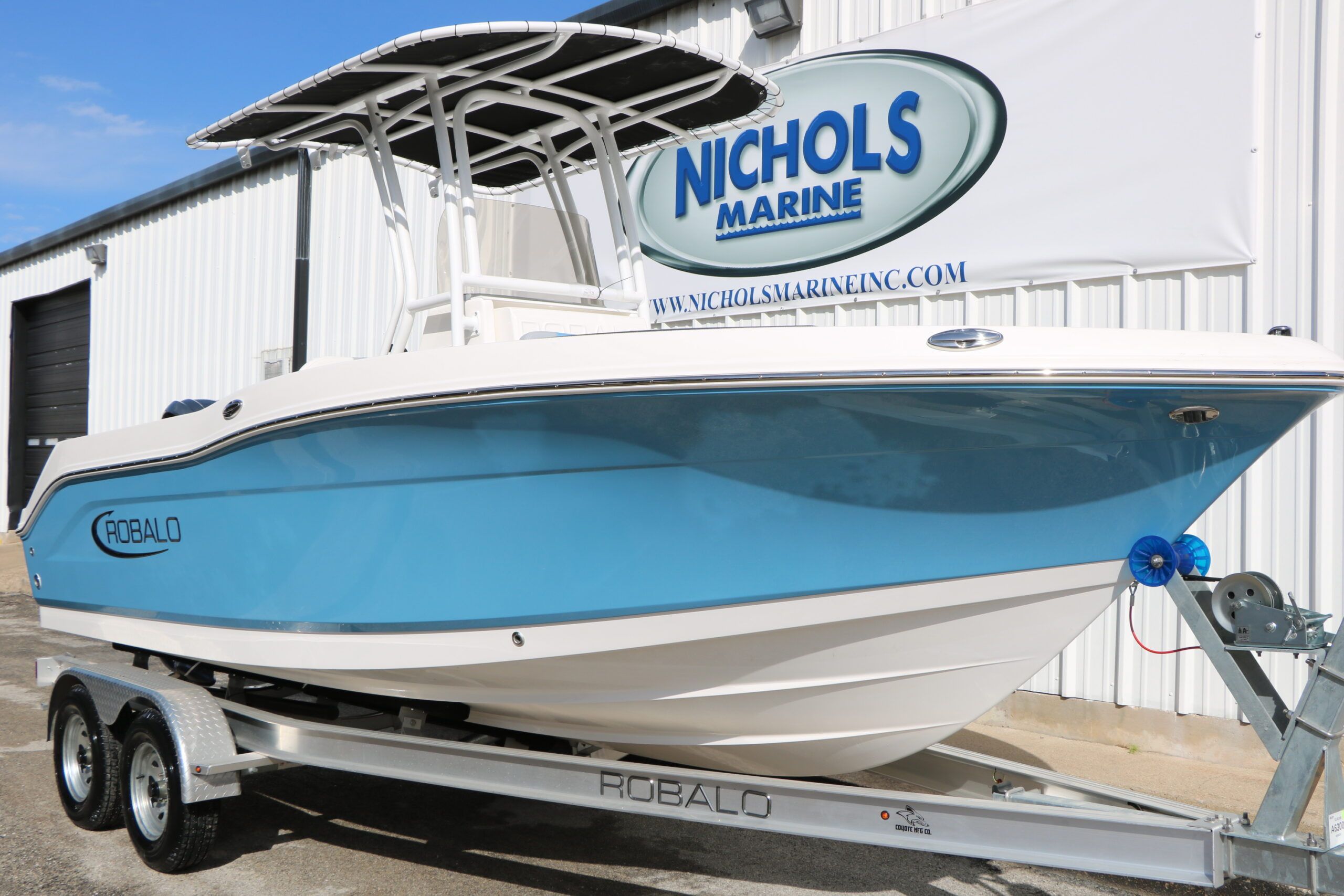 2026 Robalo R200 Center Console - 4