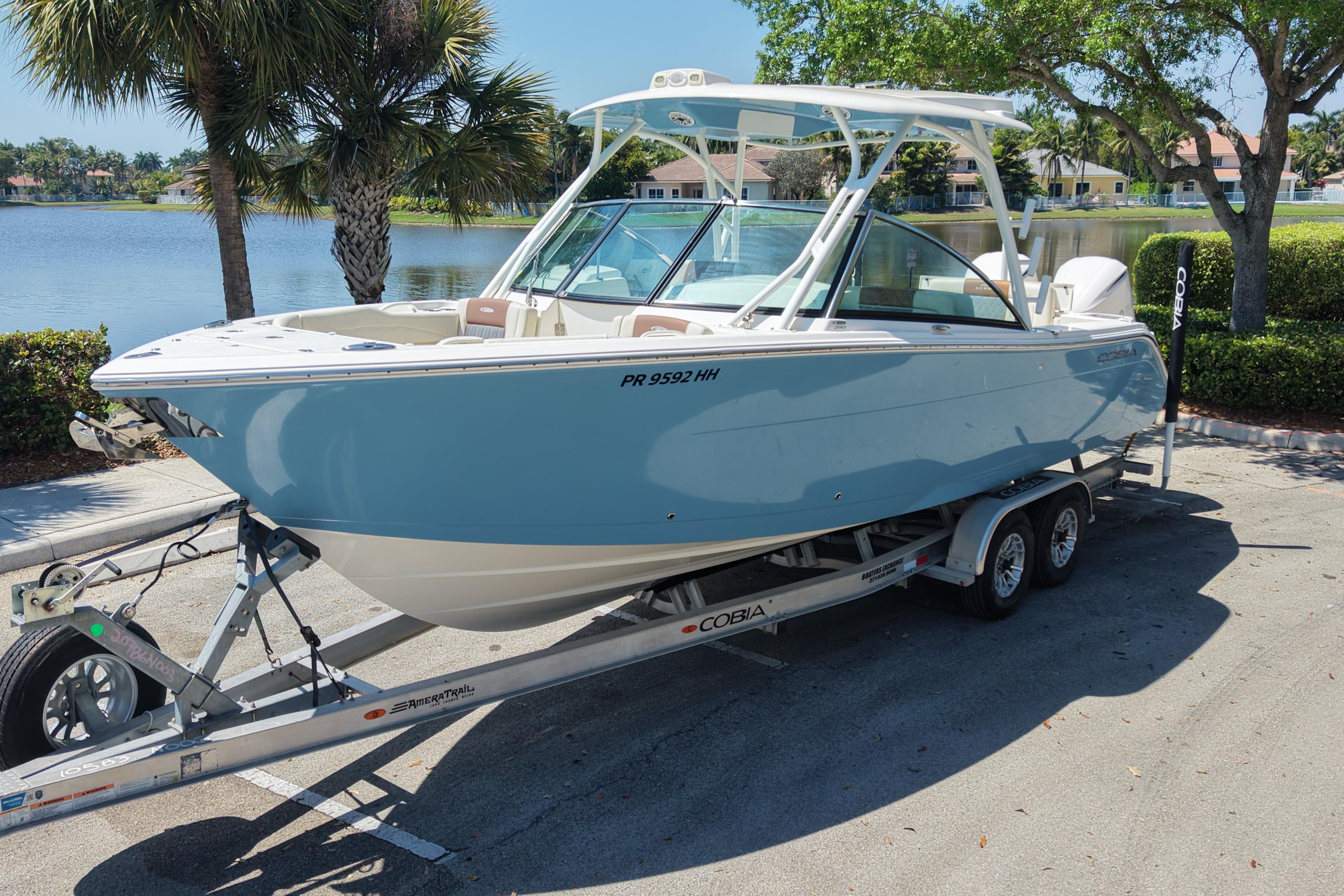2021 Cobia 280 Dual Console