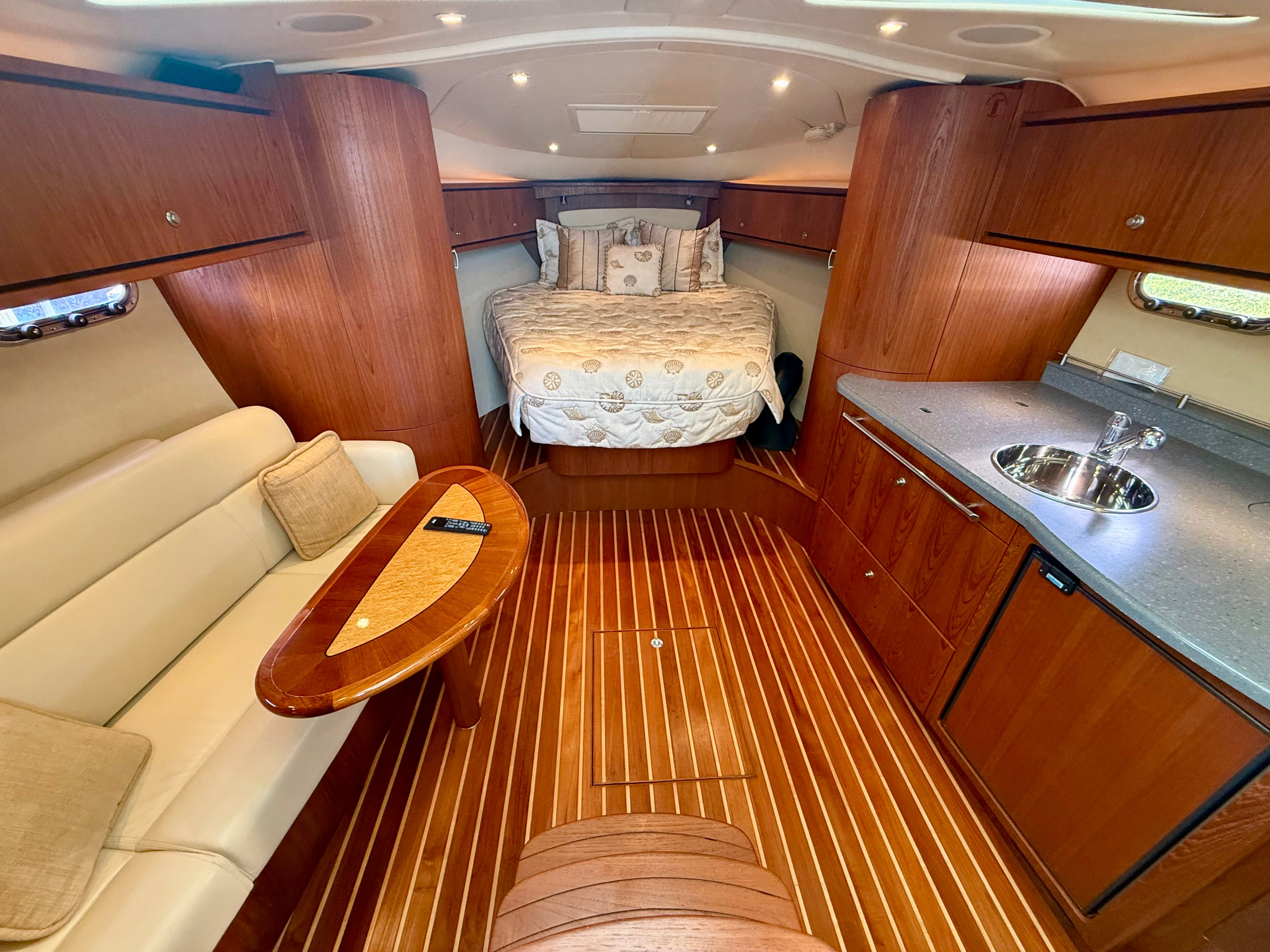 2008 Tiara Yachts 3500 Sovran