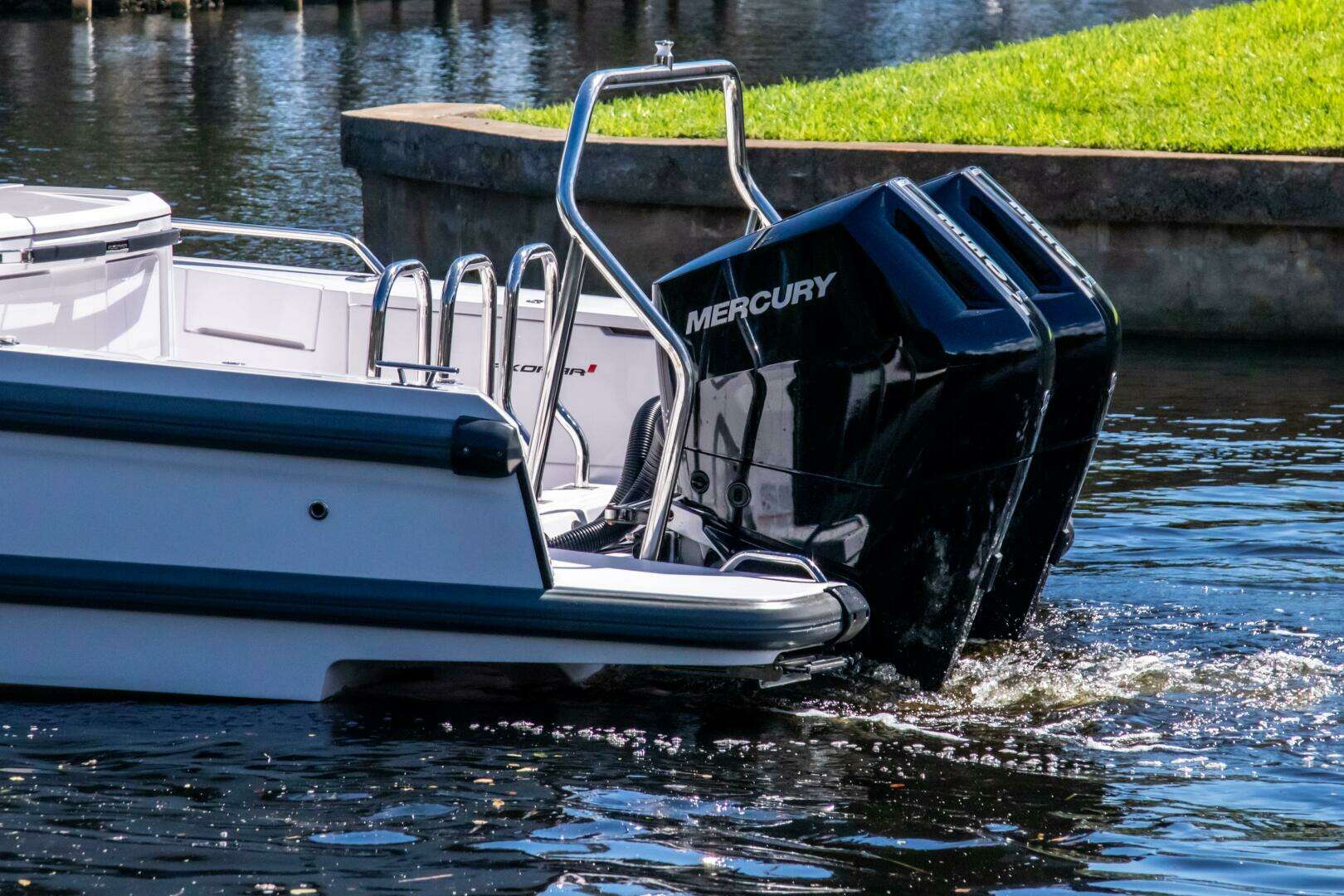 2024 Axopar 37 Sun Top - Image 36