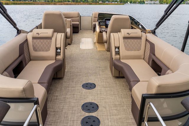 2026 Vanderbilt 700T - 7