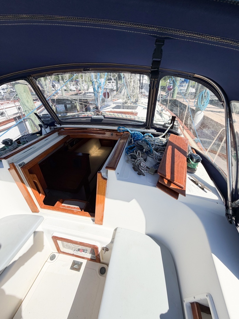 1998 Pacific Seacraft 37 - Image 22