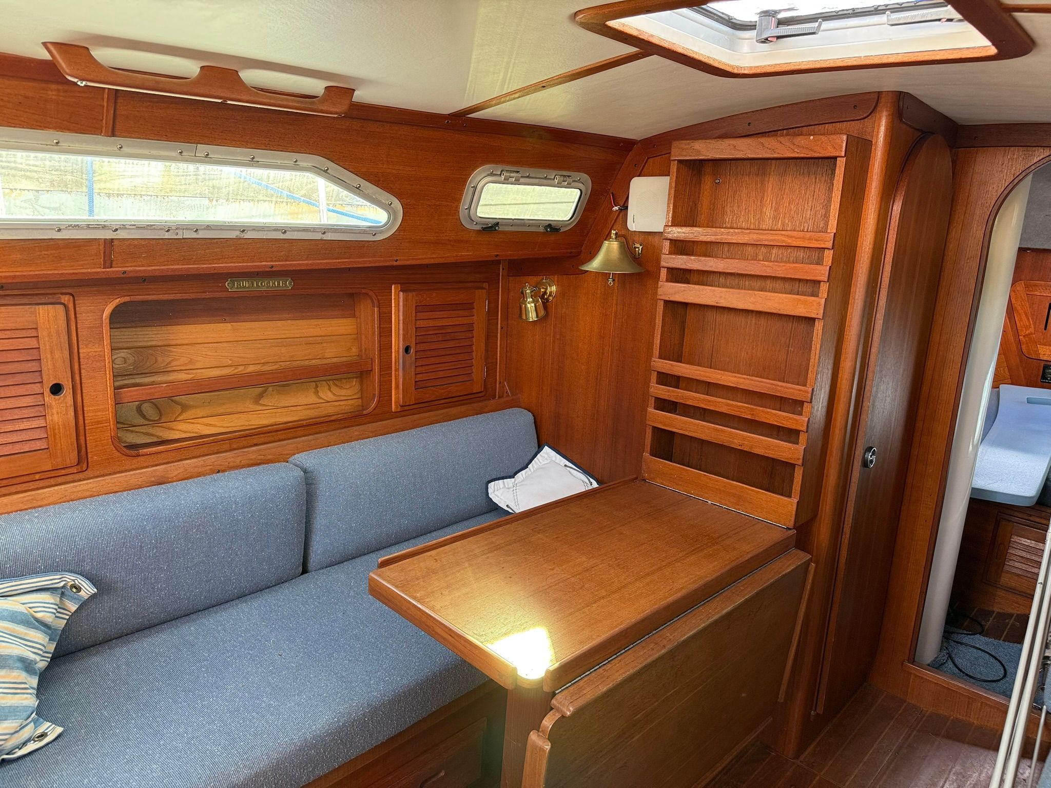 1988 Freedom 30 - 27