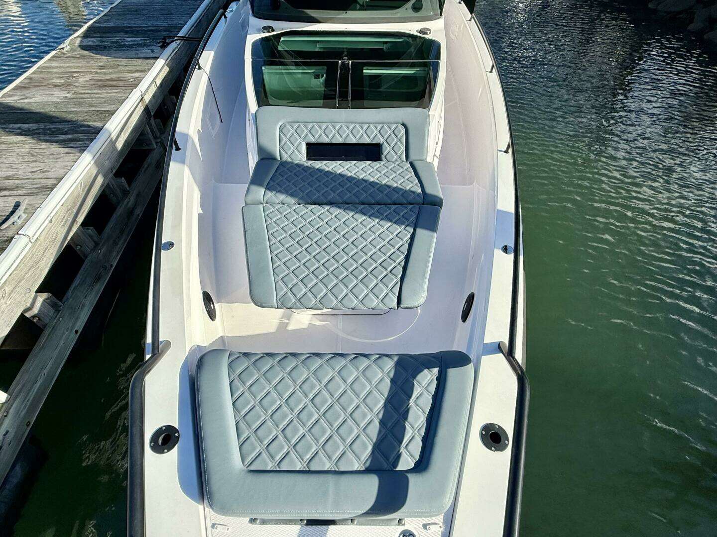 2023 Axopar 37 Cross Cabin - Image 12