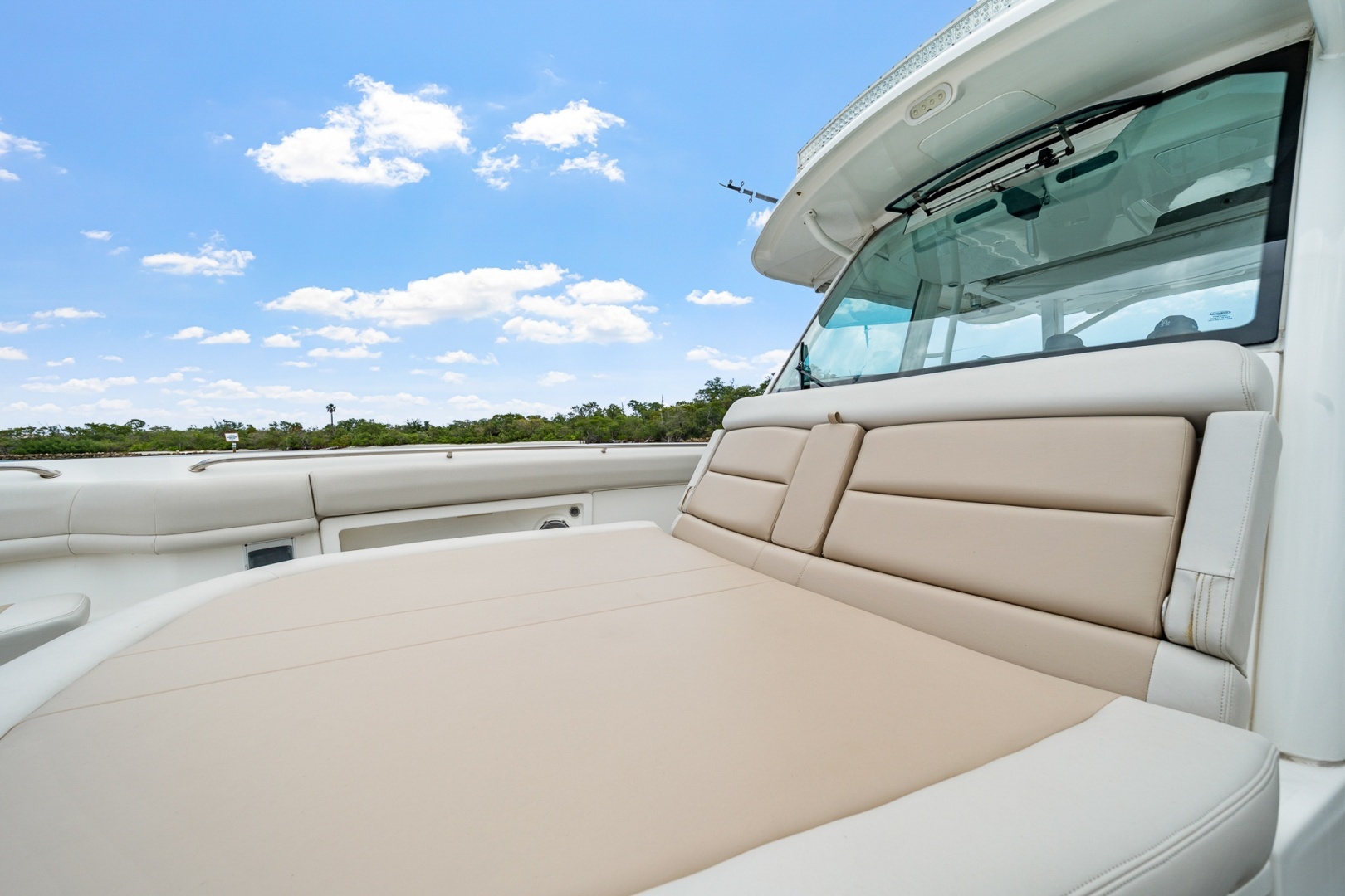 2018 Boston Whaler 380 Outrage - Image 7