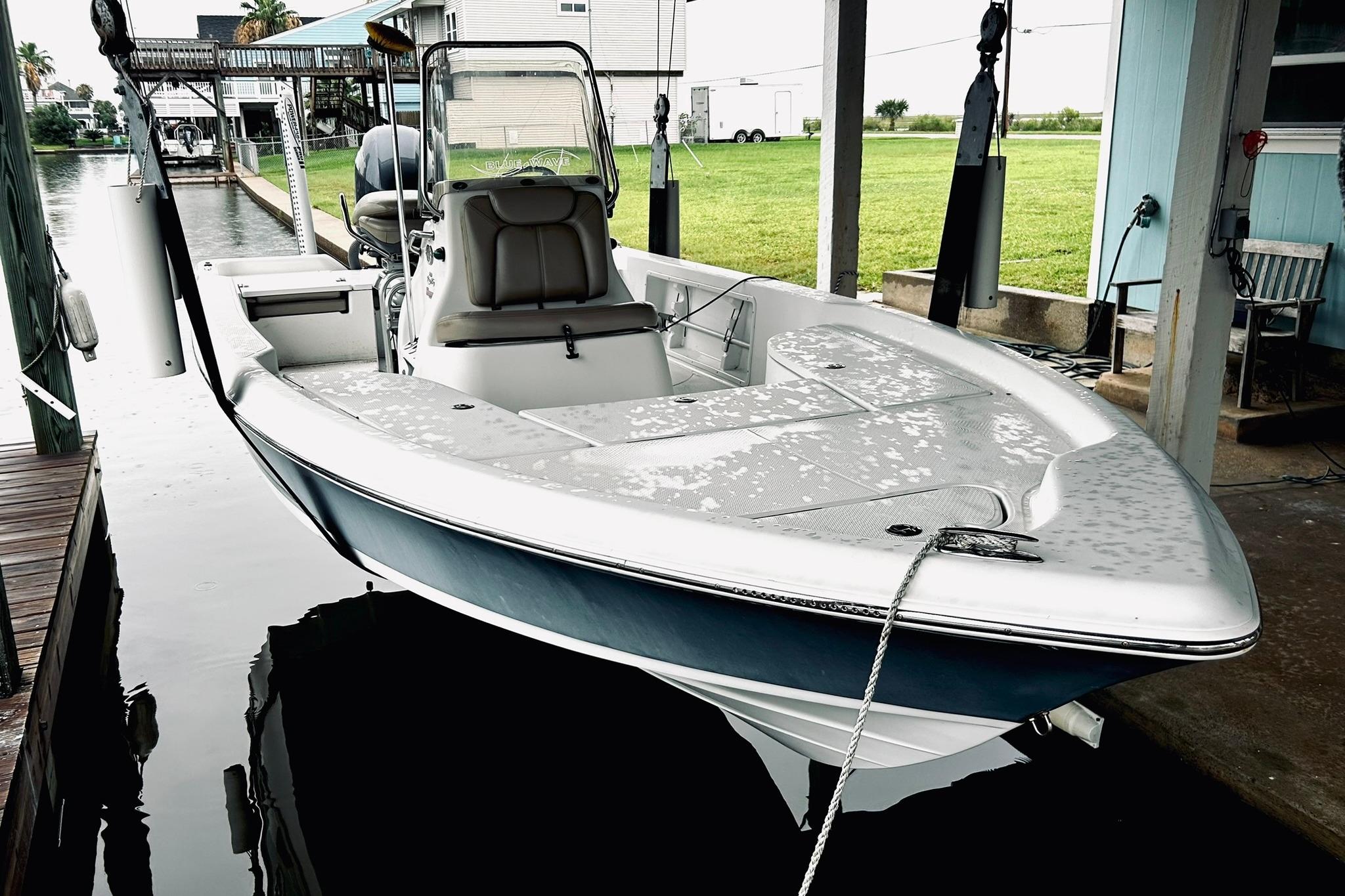 2017 Blue Wave 2200 PureBay