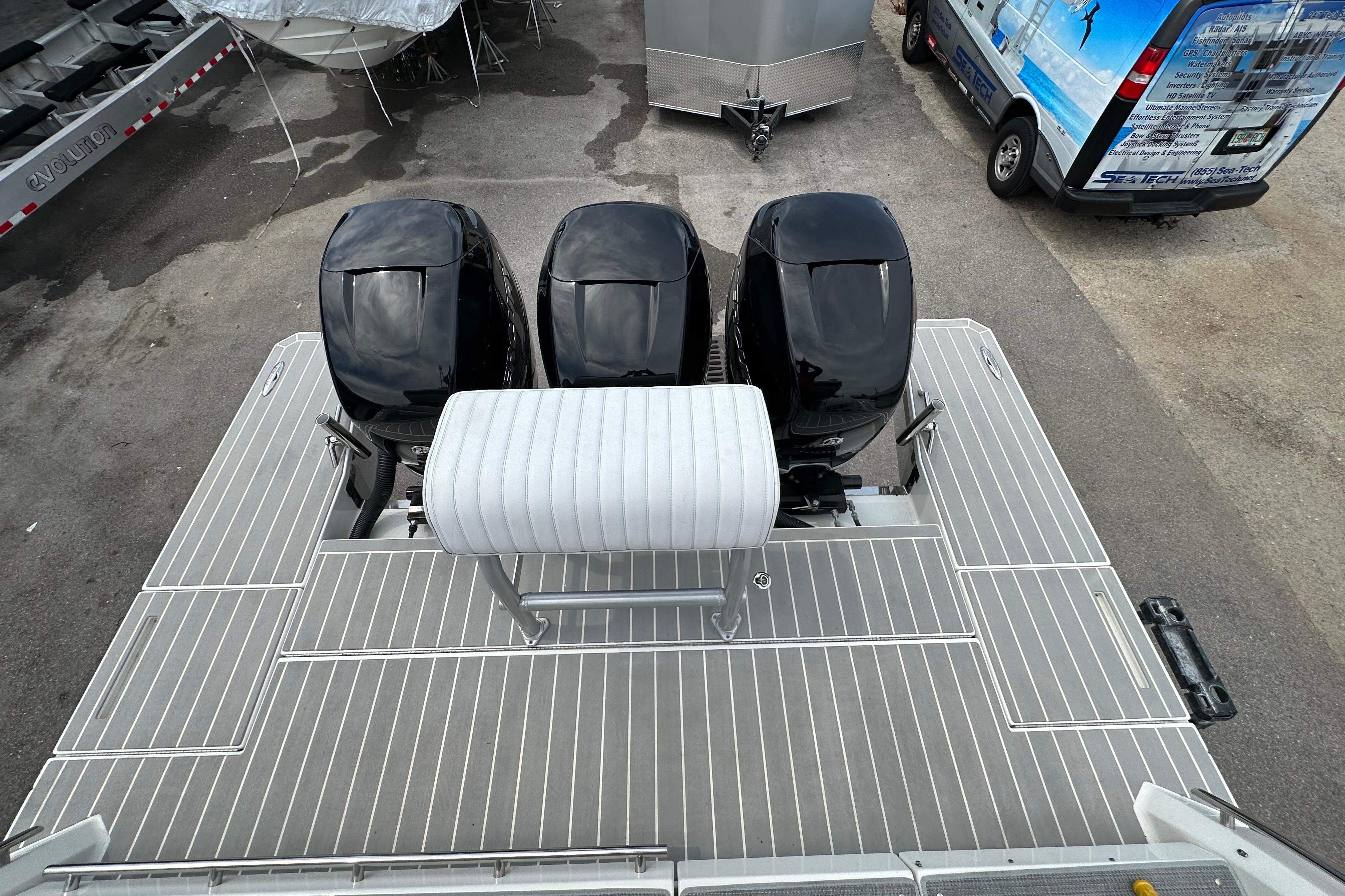 2021 Formula 380 Super Sport Crossover OB with triple outboard engines, viewed from above.