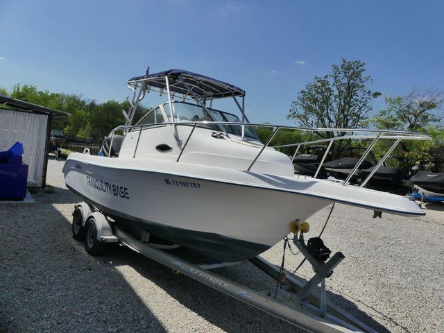 2001 Cobia 230 Walkaround - 6