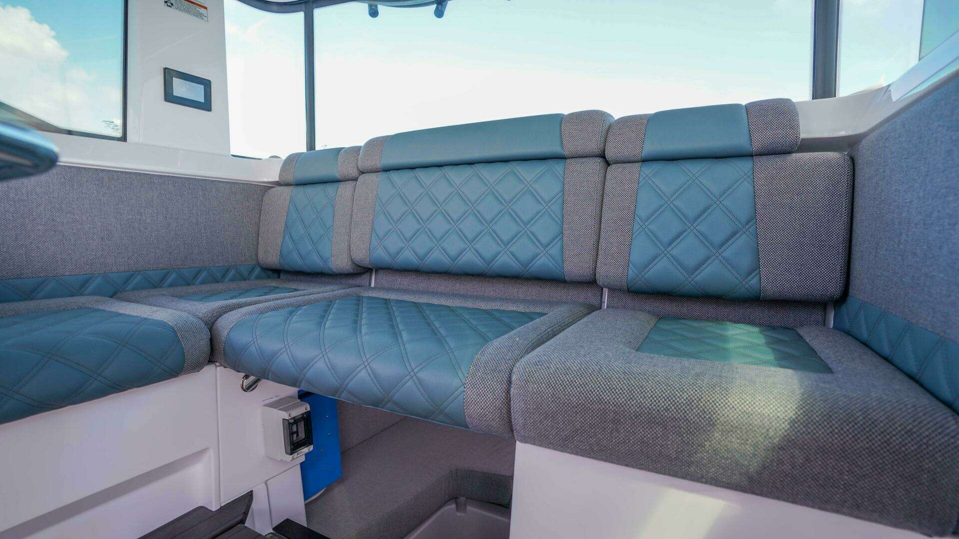 2024 Axopar 37 XC Cross Cabin - Image 16