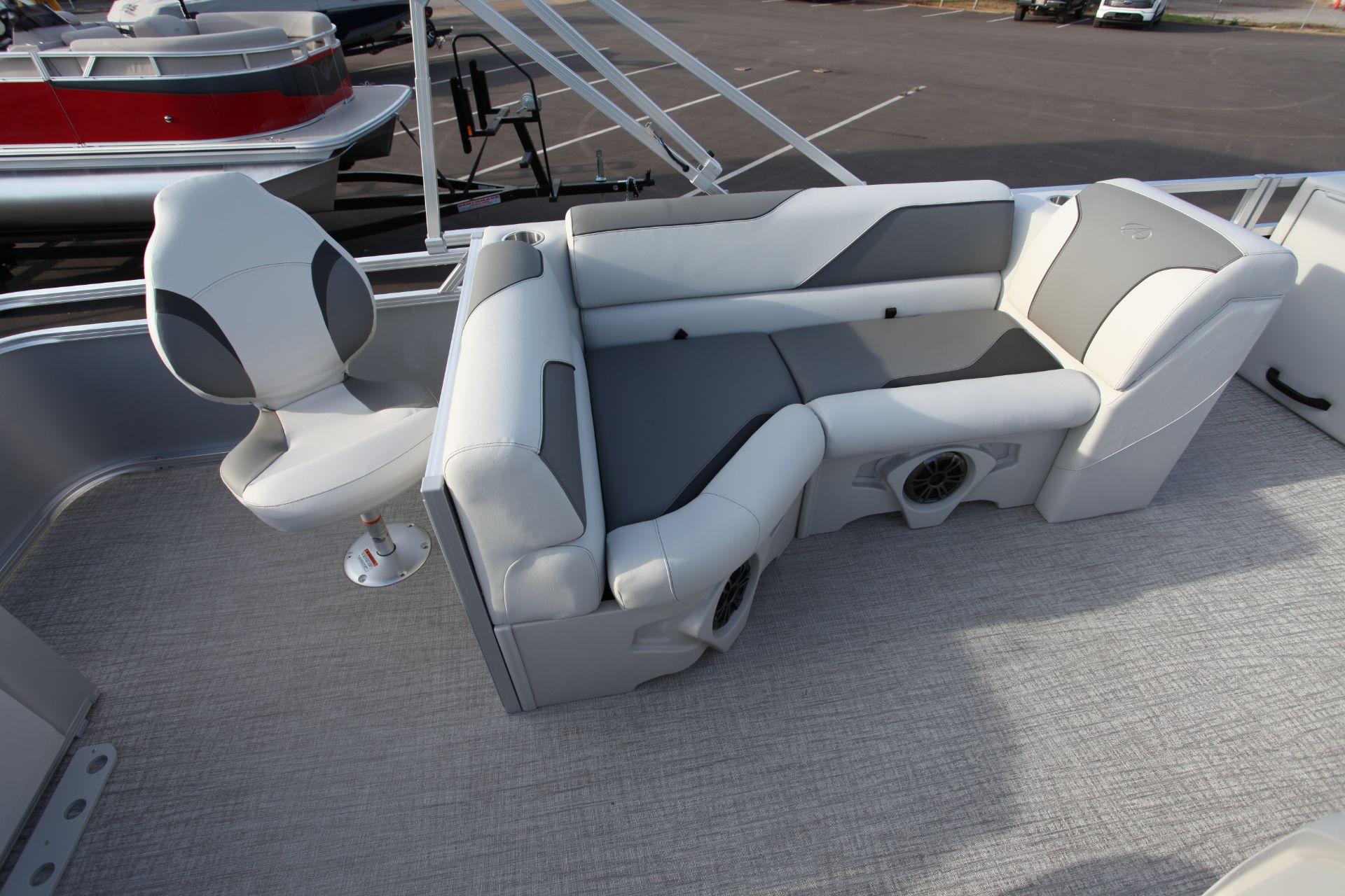 2024 Avalon Venture Fish N Cruise 23 ft. - 14