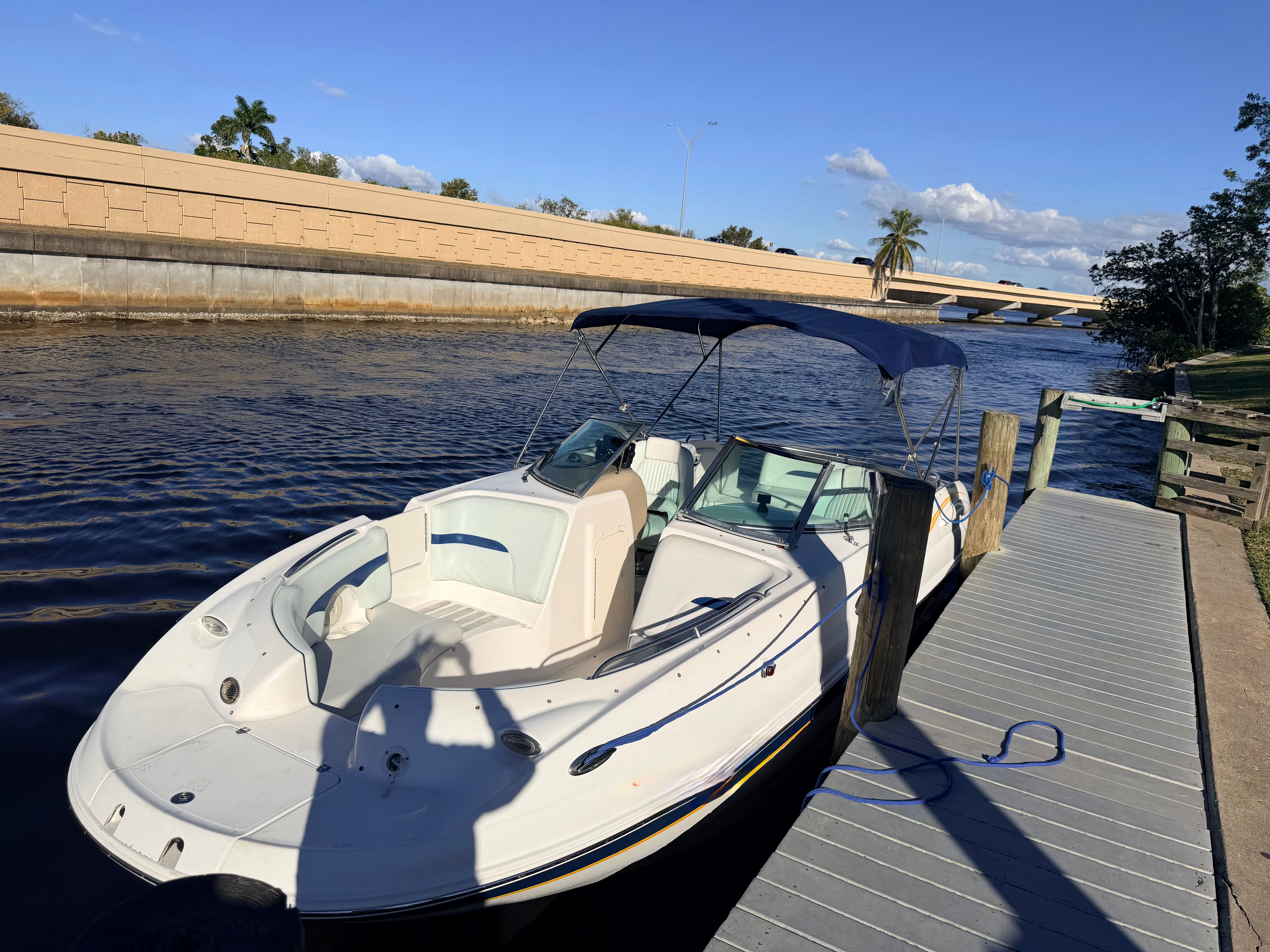 2002 Chaparral Sunesta 243 - 2