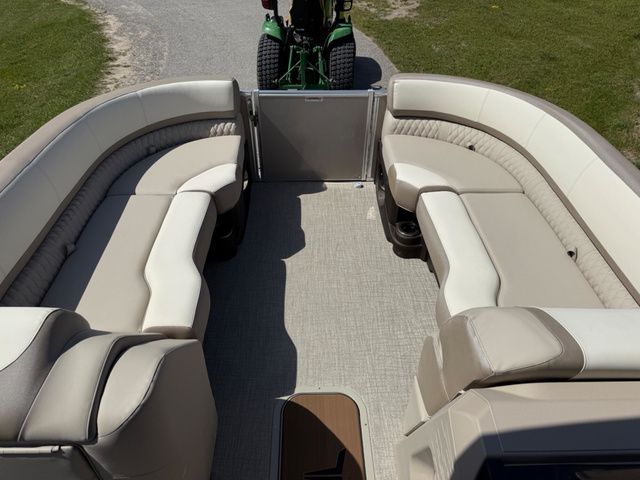 2025 Tahoe 2385 CASCADE CRUISE REAR BENCH - 25
