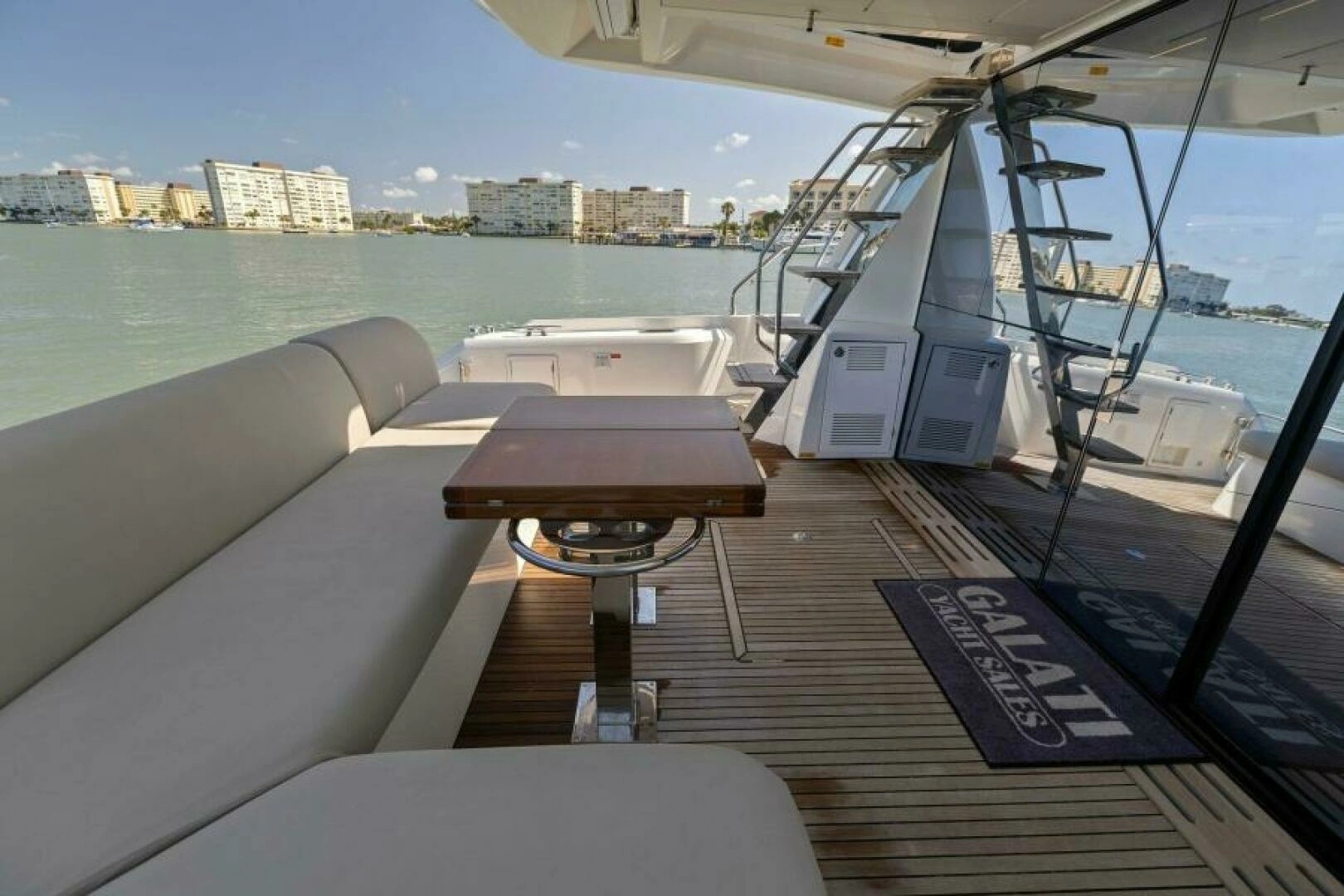 2022 Prestige 590 Flybridge - Image 8