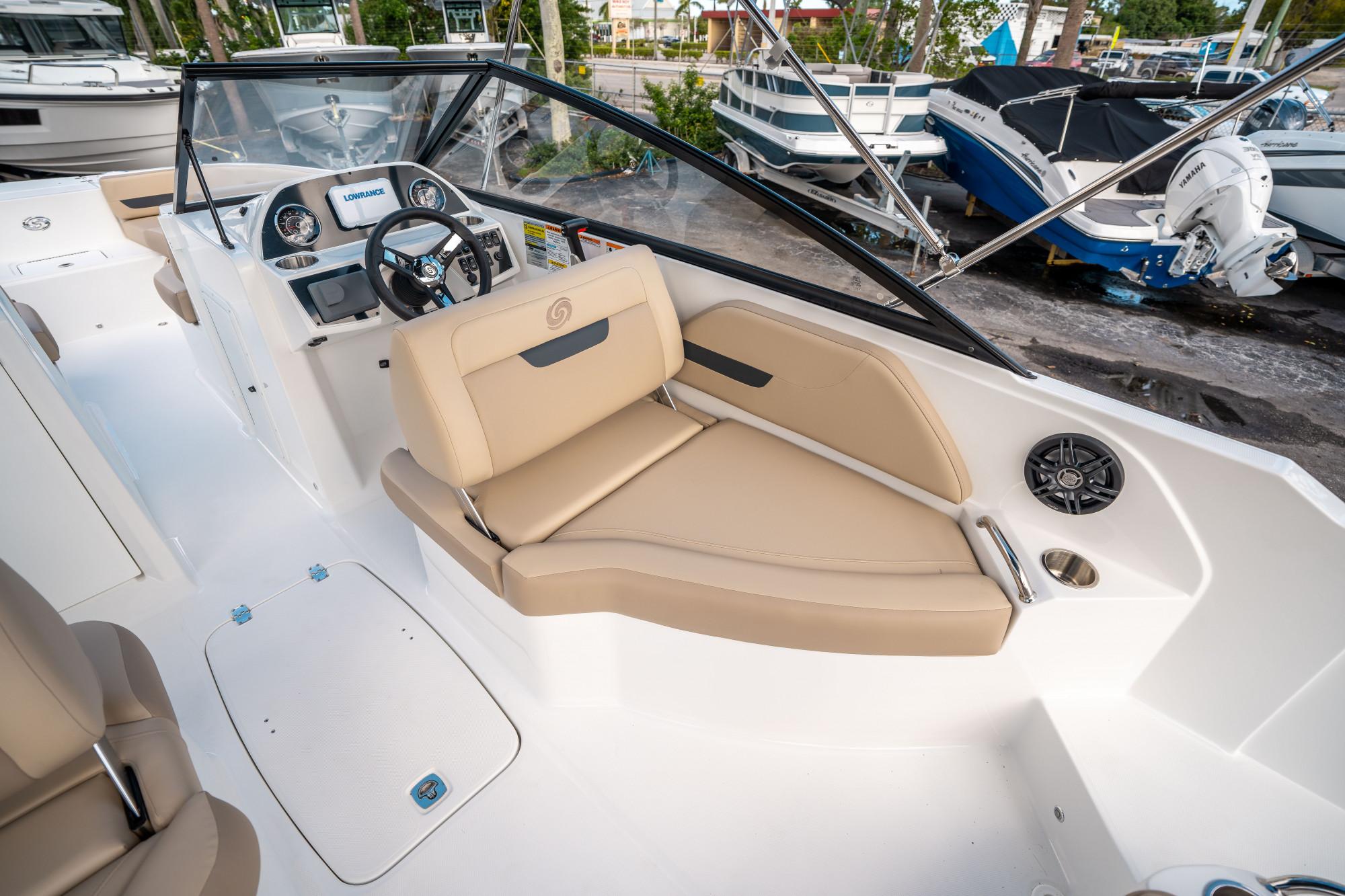2025 Hurricane SunDeck 235 OB - 18