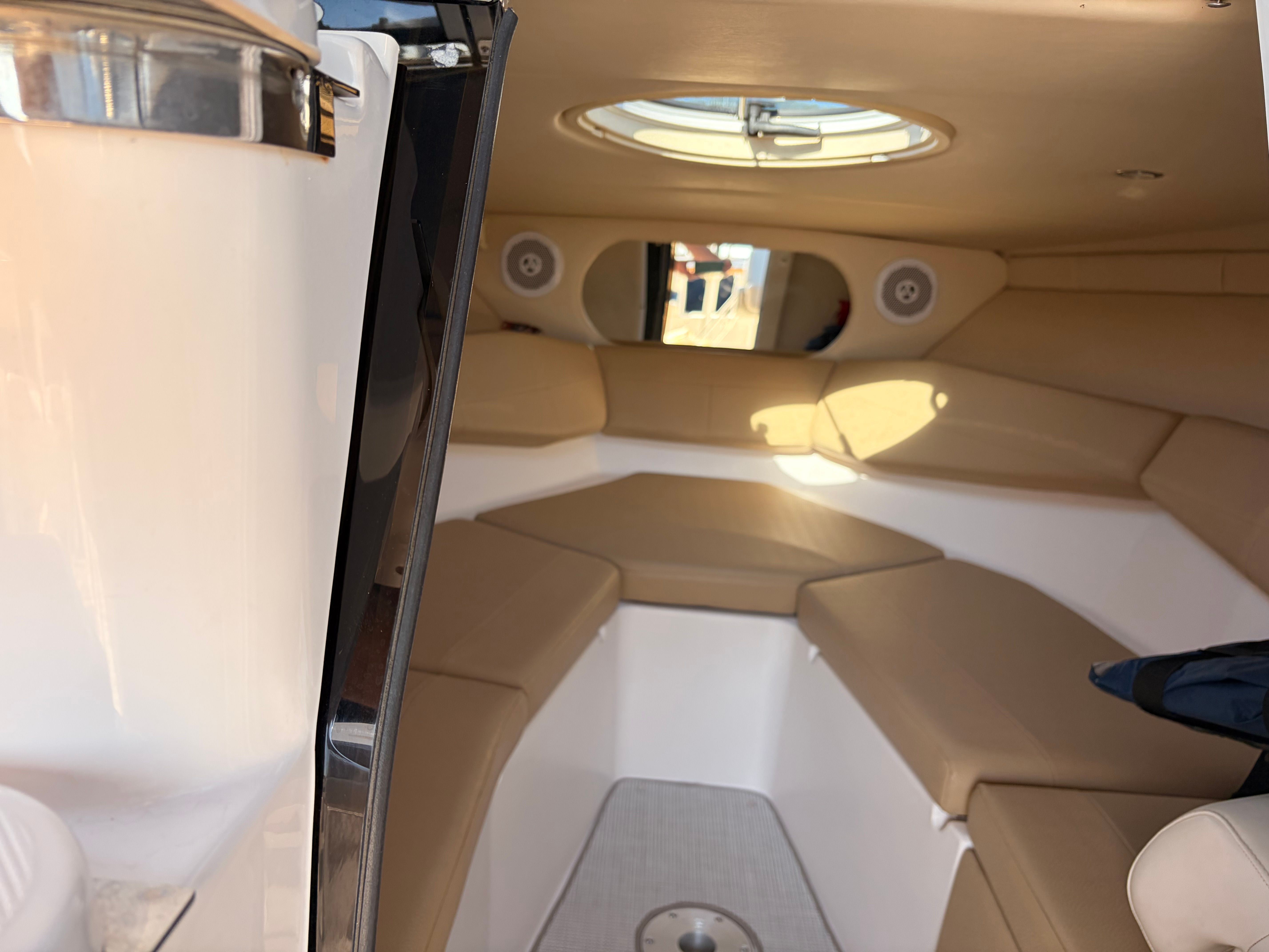 2012 Regal 2750 Cuddy - 9