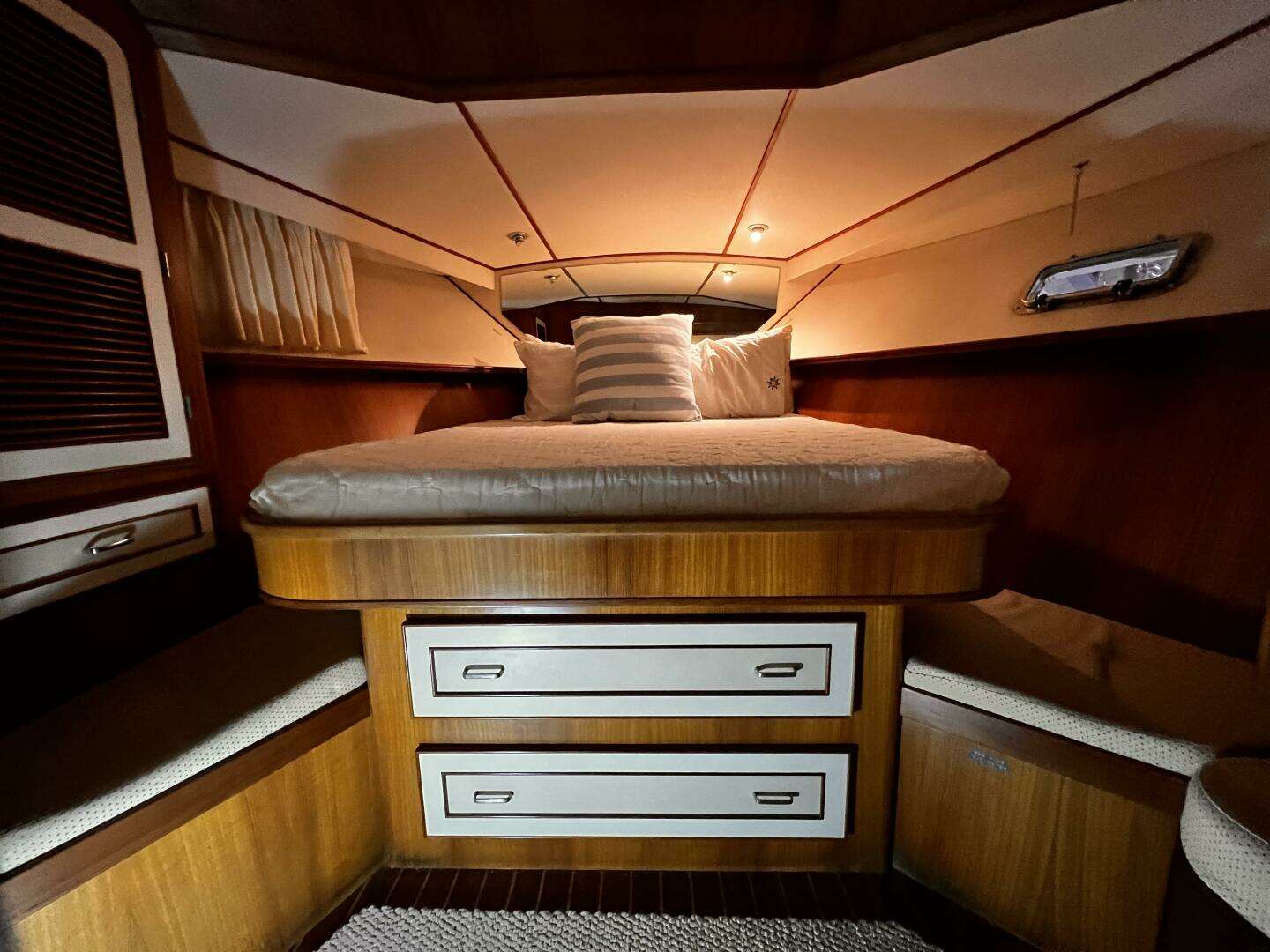 1989 Hi-Star 48 Sundeck - Image 45