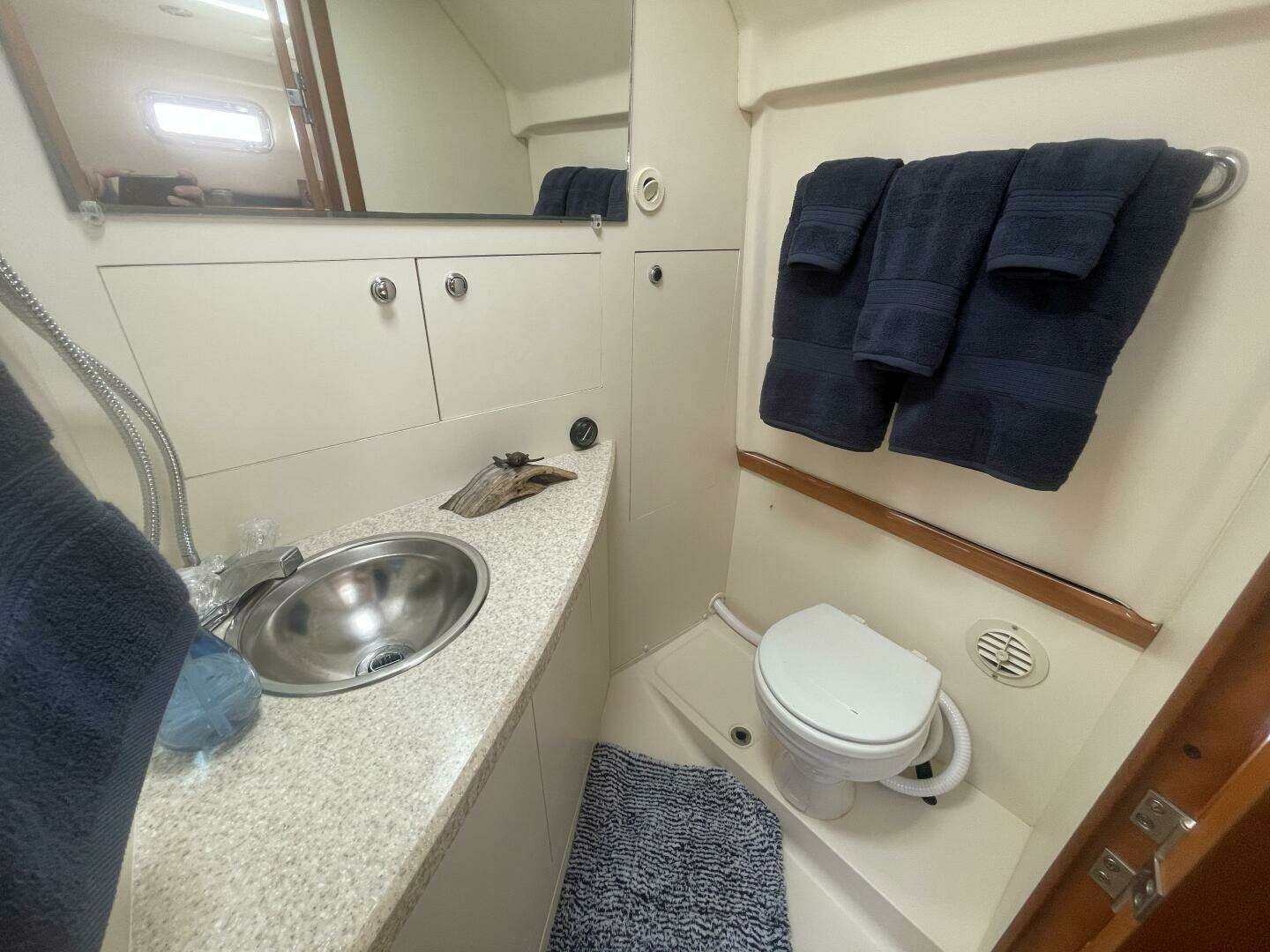 2005 Mainship 30 Pilot II - Image 20