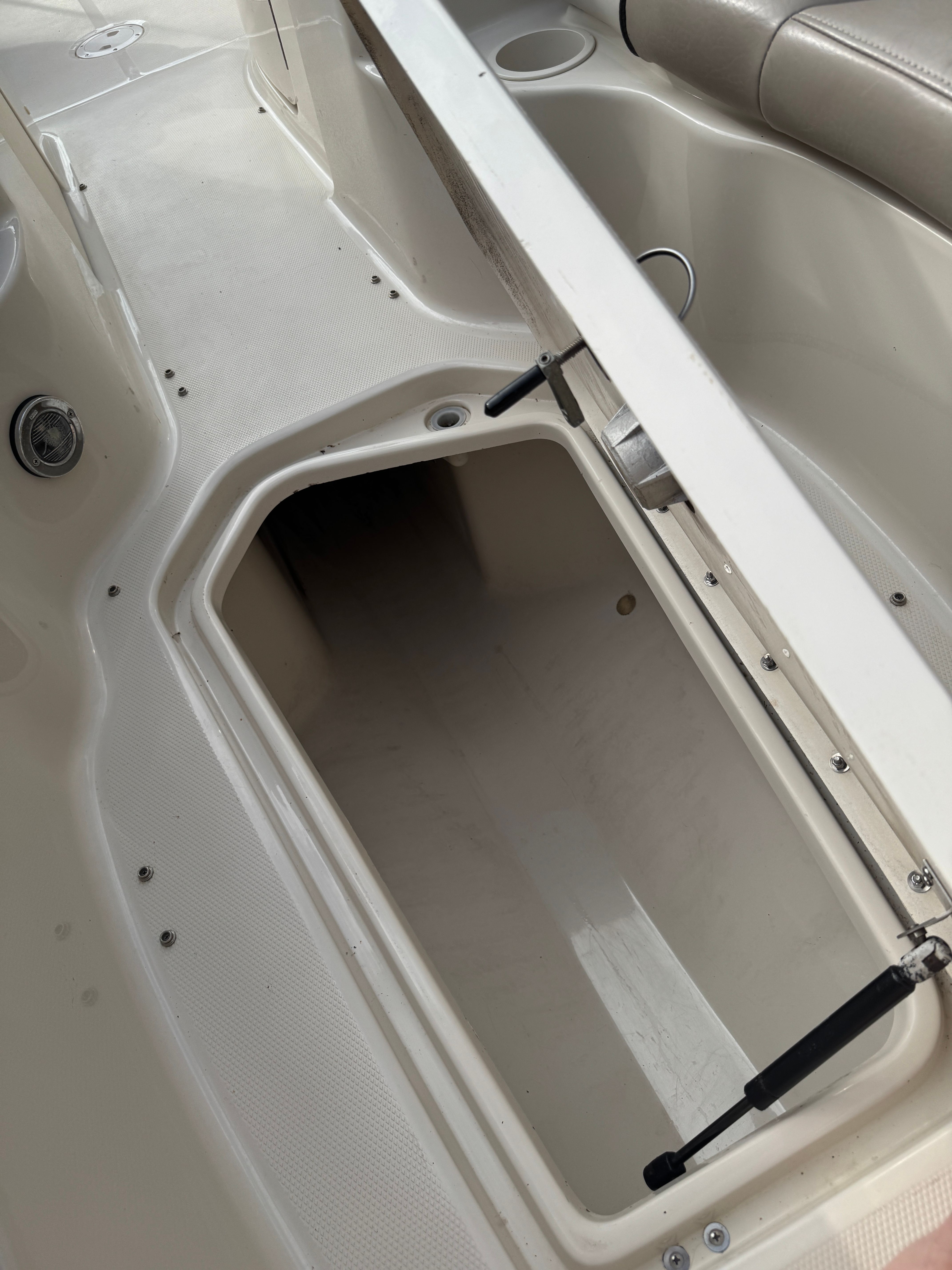 2002 Sea Ray 220 Sundeck - 55