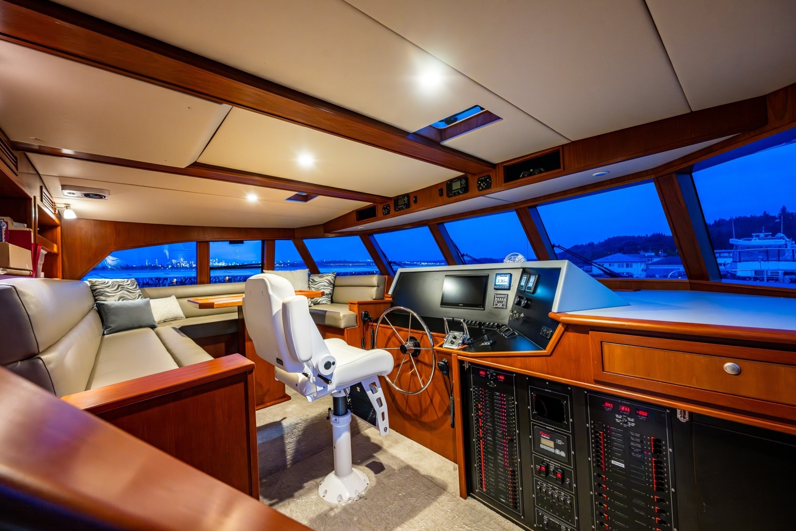 2009 Powercat 58 - Image 25