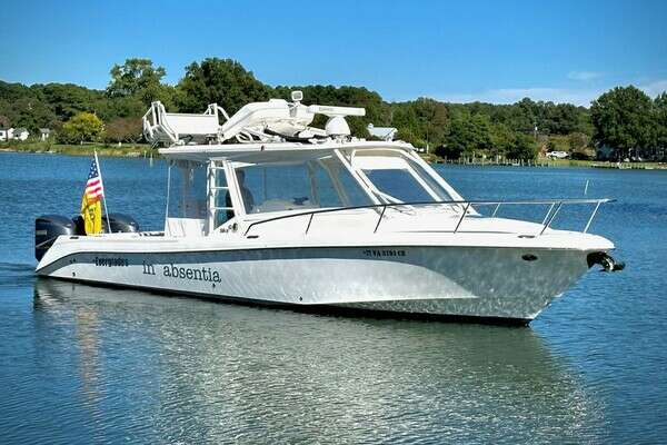 2017 Everglades 350 LX