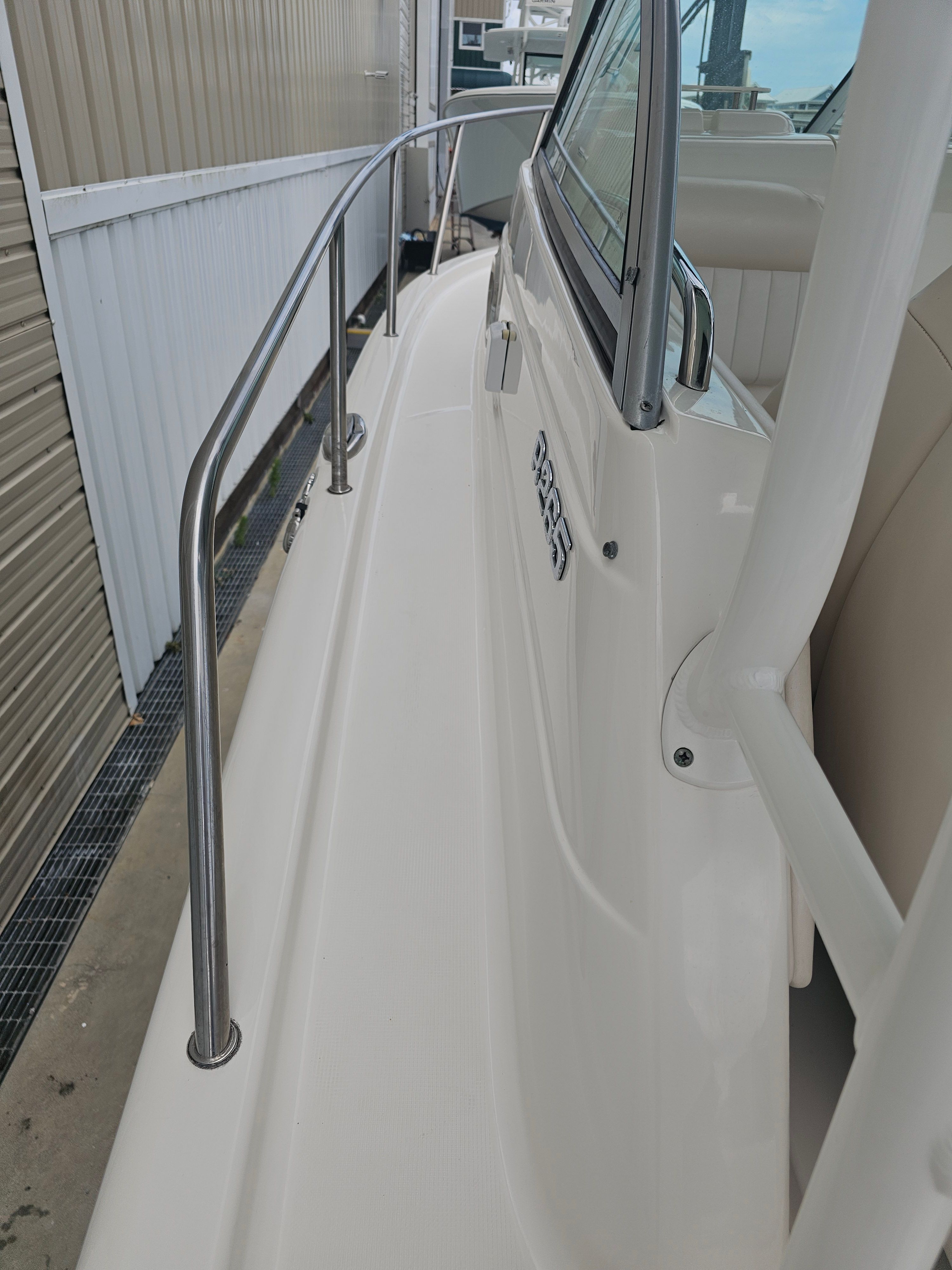 2017 Robalo R265 Walkaround - 19