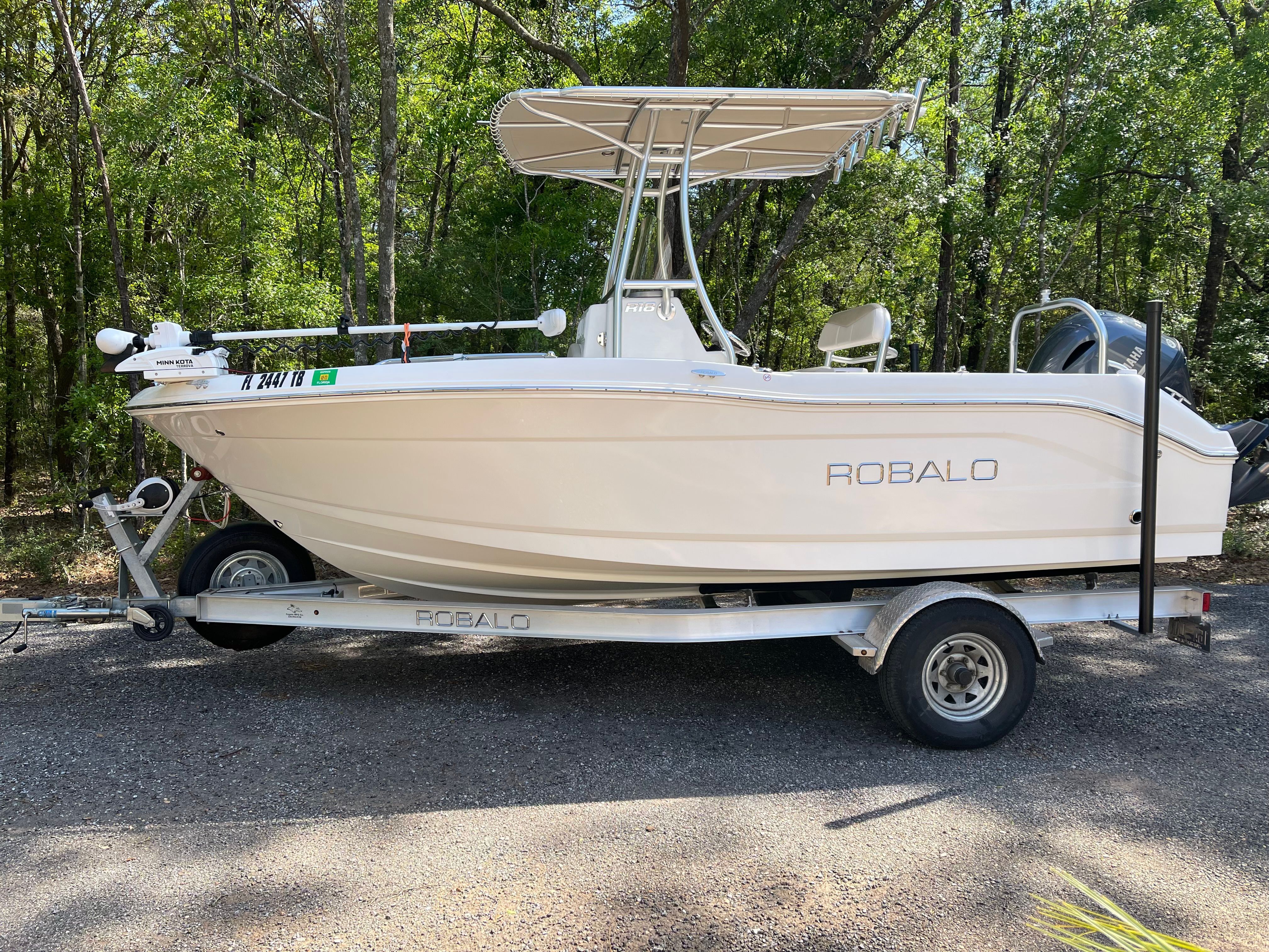 2017 Robalo R180 Center Console - 27