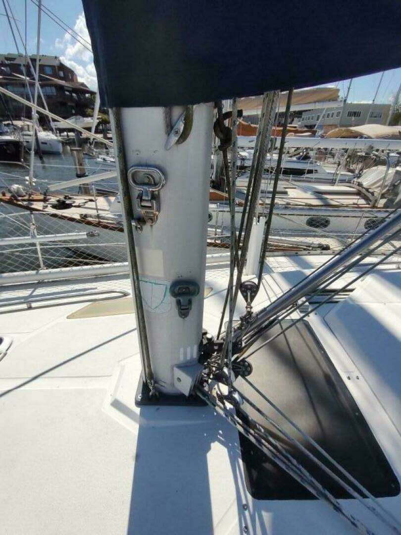 1987 Hunter 37 Legend - Image 20